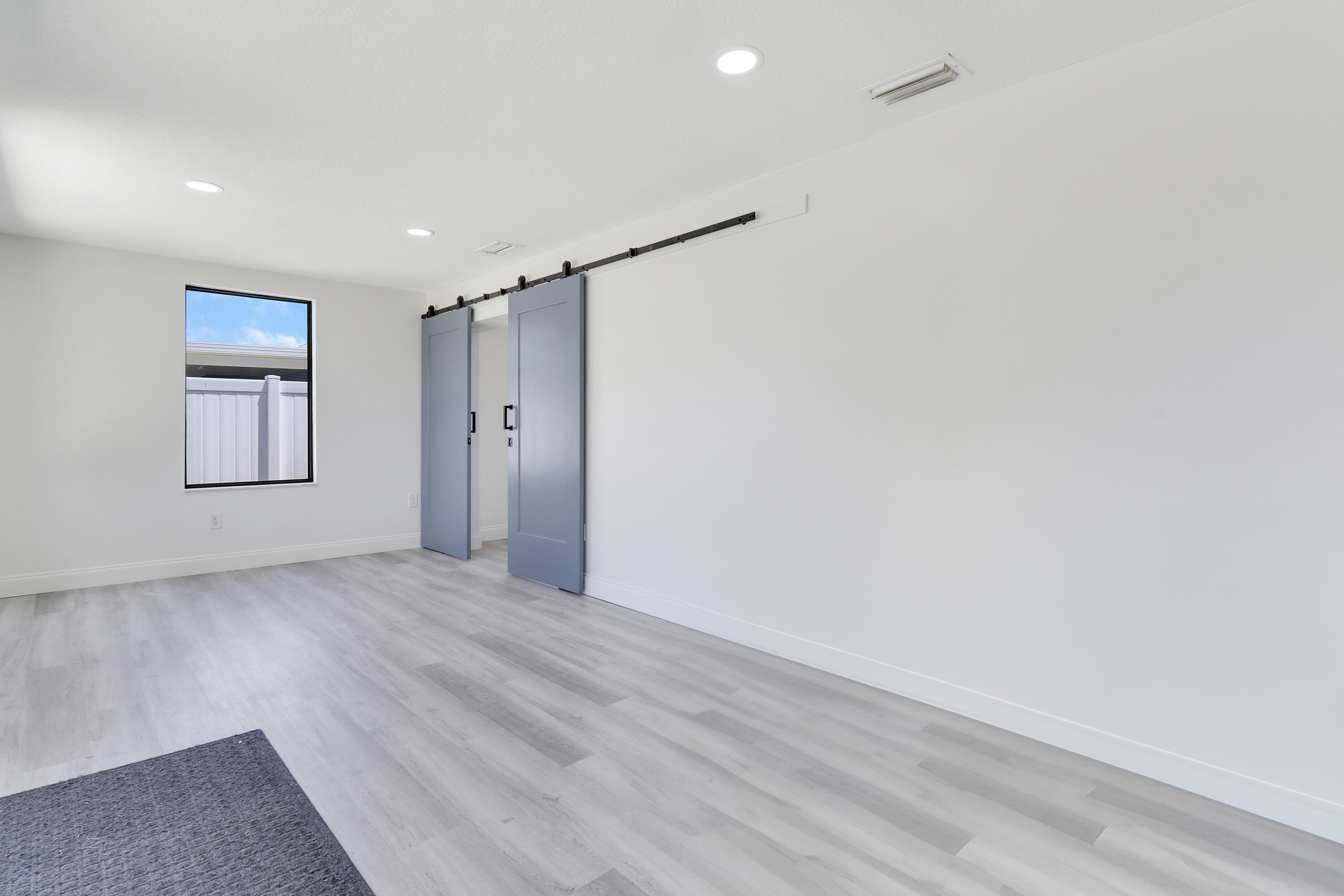 9291 Bloomfield Drive