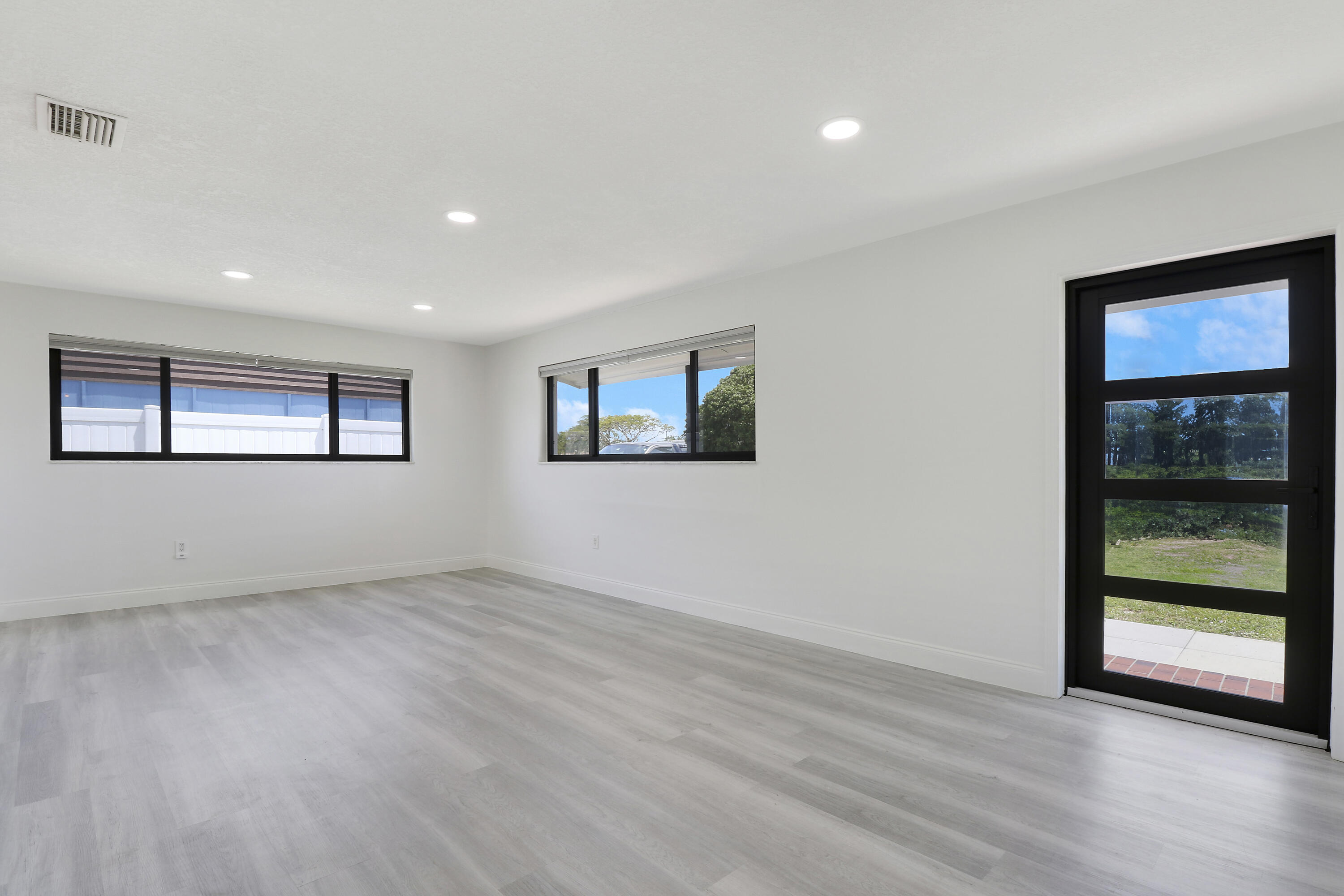 9291 Bloomfield Drive