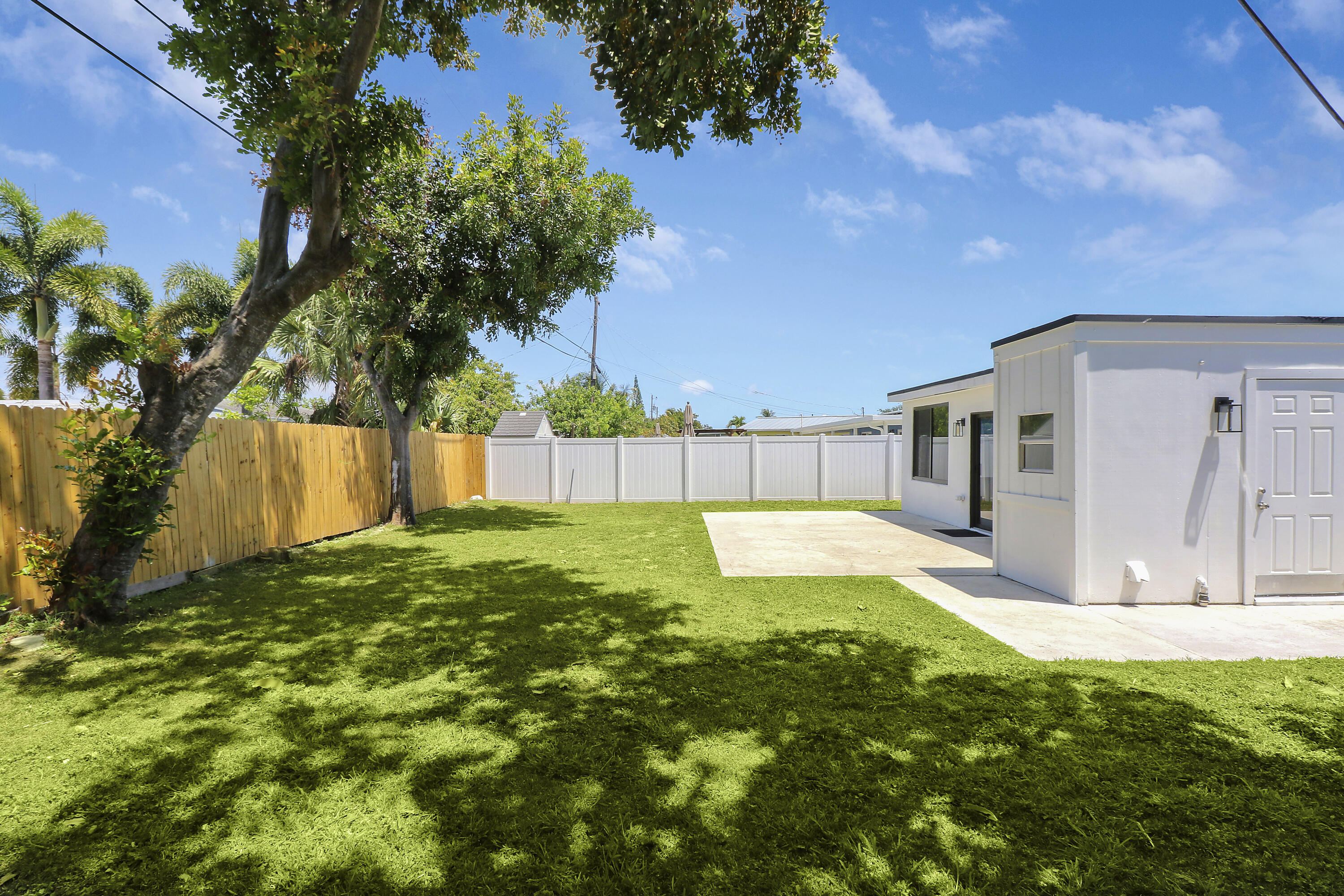 9291 Bloomfield Drive