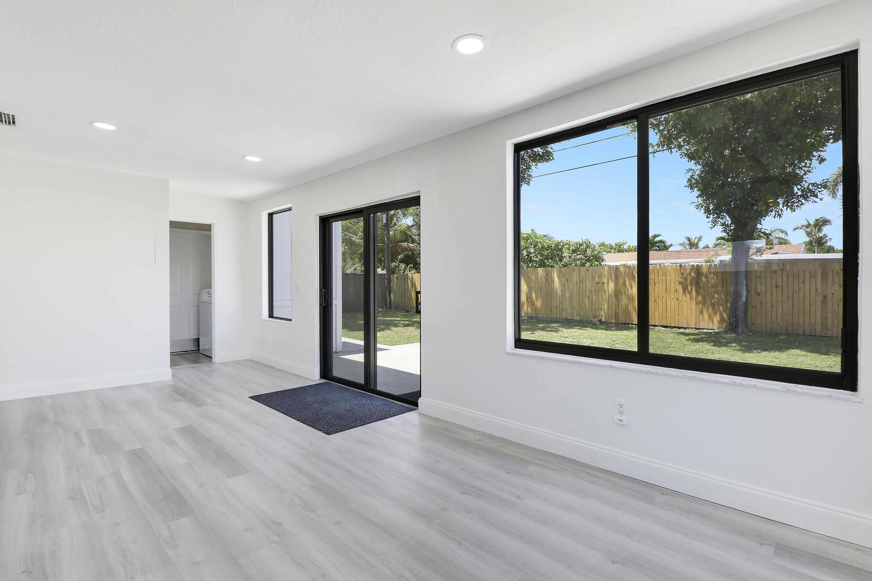 9291 Bloomfield Drive