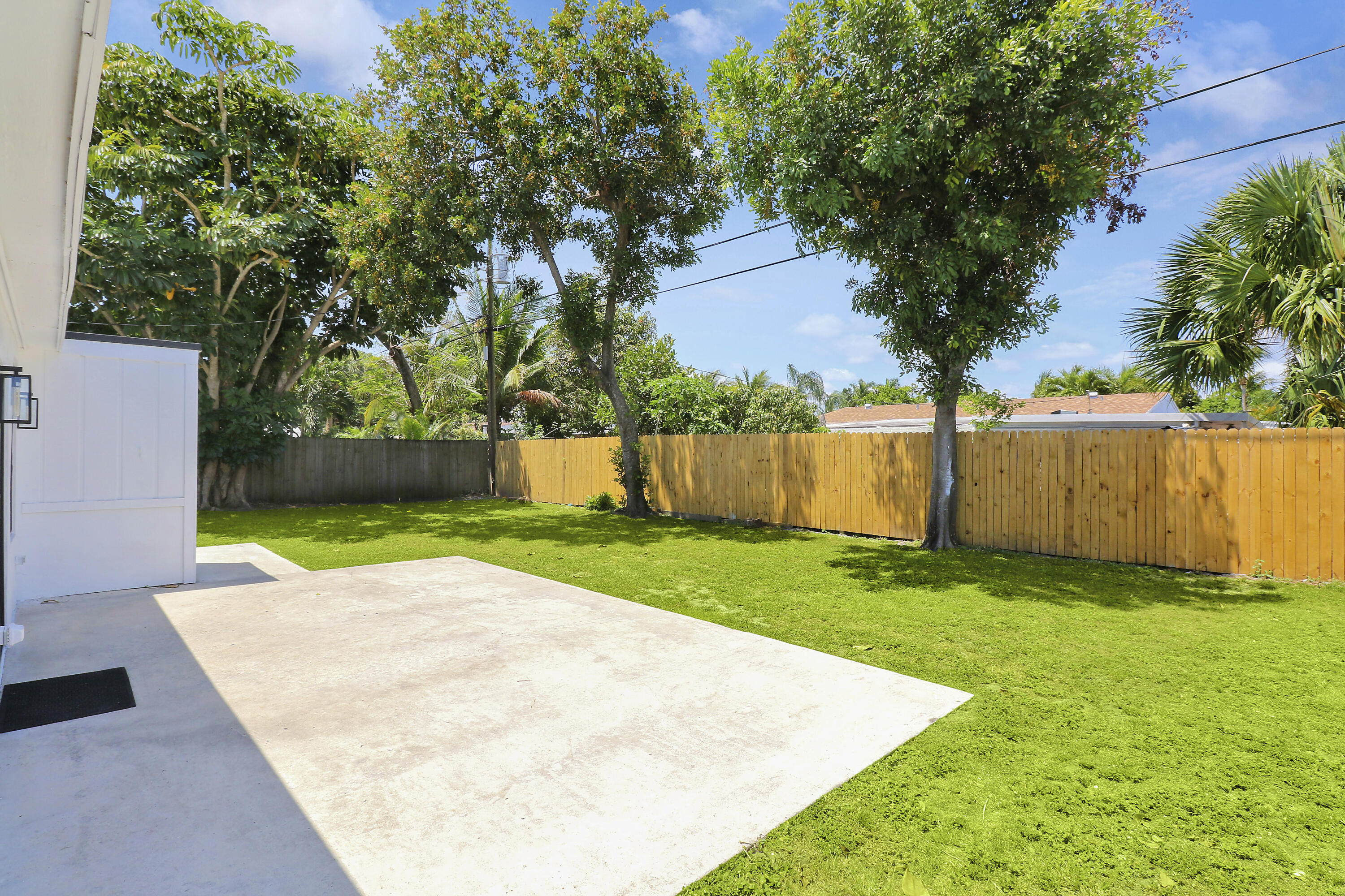 9291 Bloomfield Drive