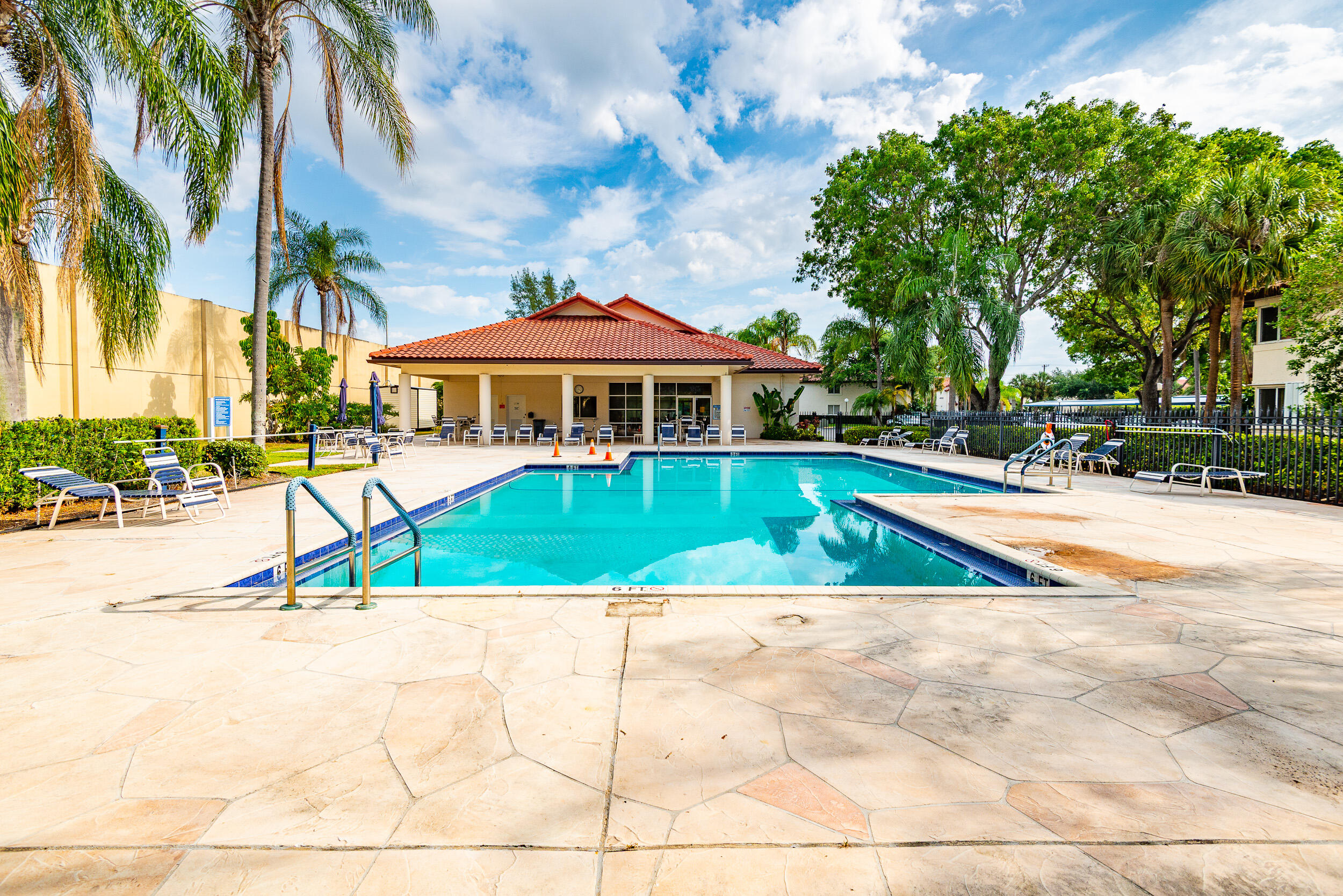 380 NW 67th Street J204