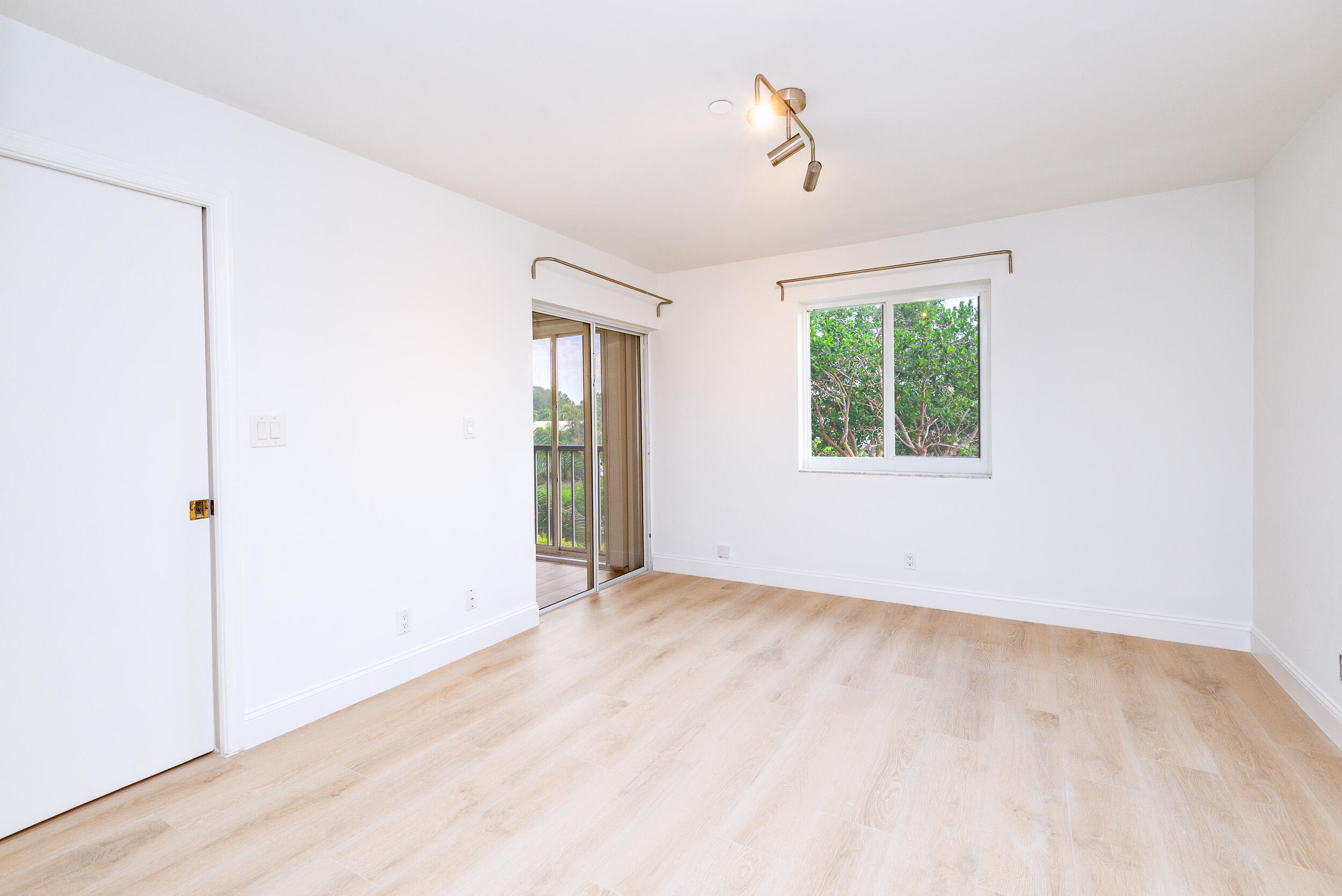 380 NW 67th Street J204