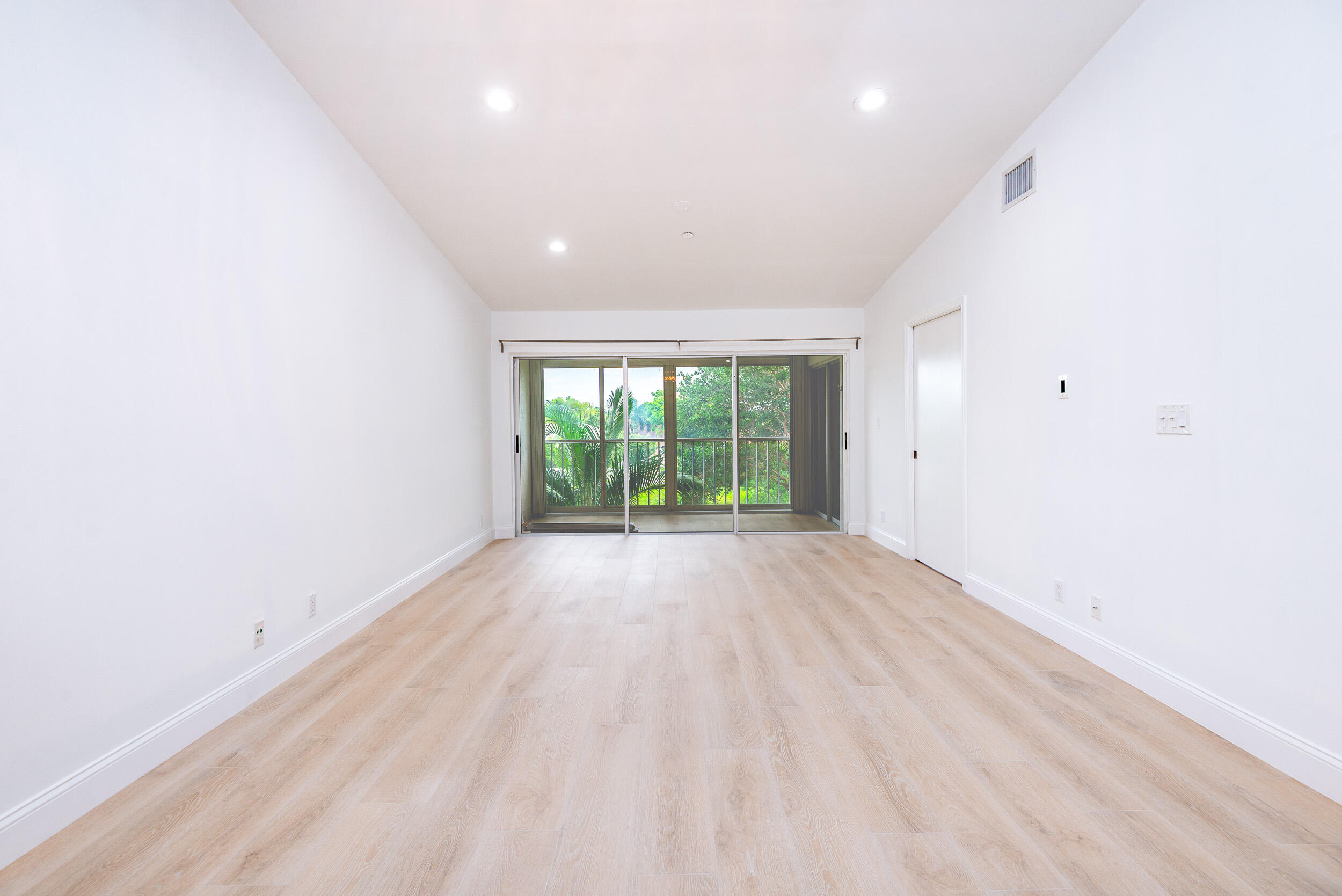 380 NW 67th Street J204