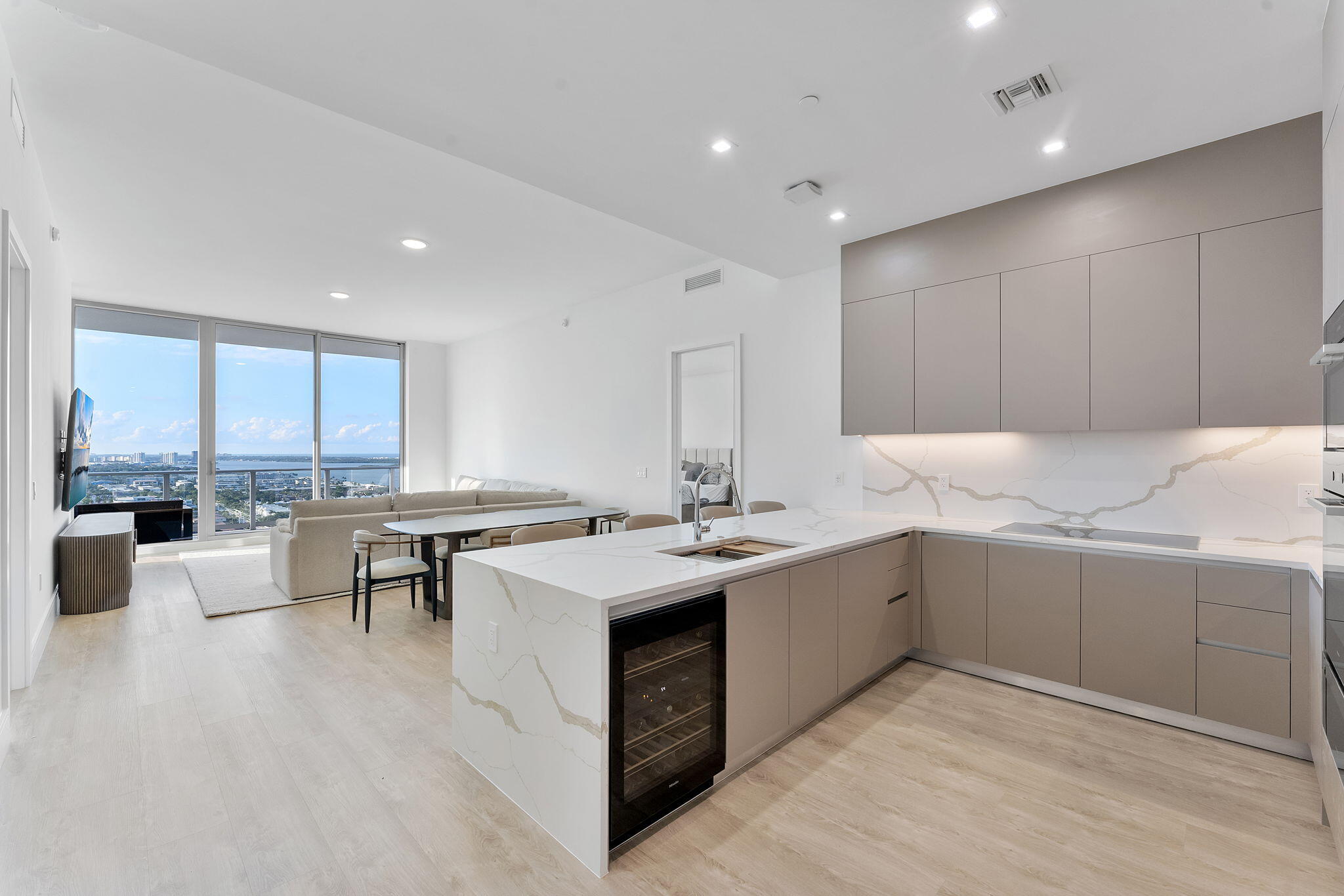 220 Lake Shore Drive 2321