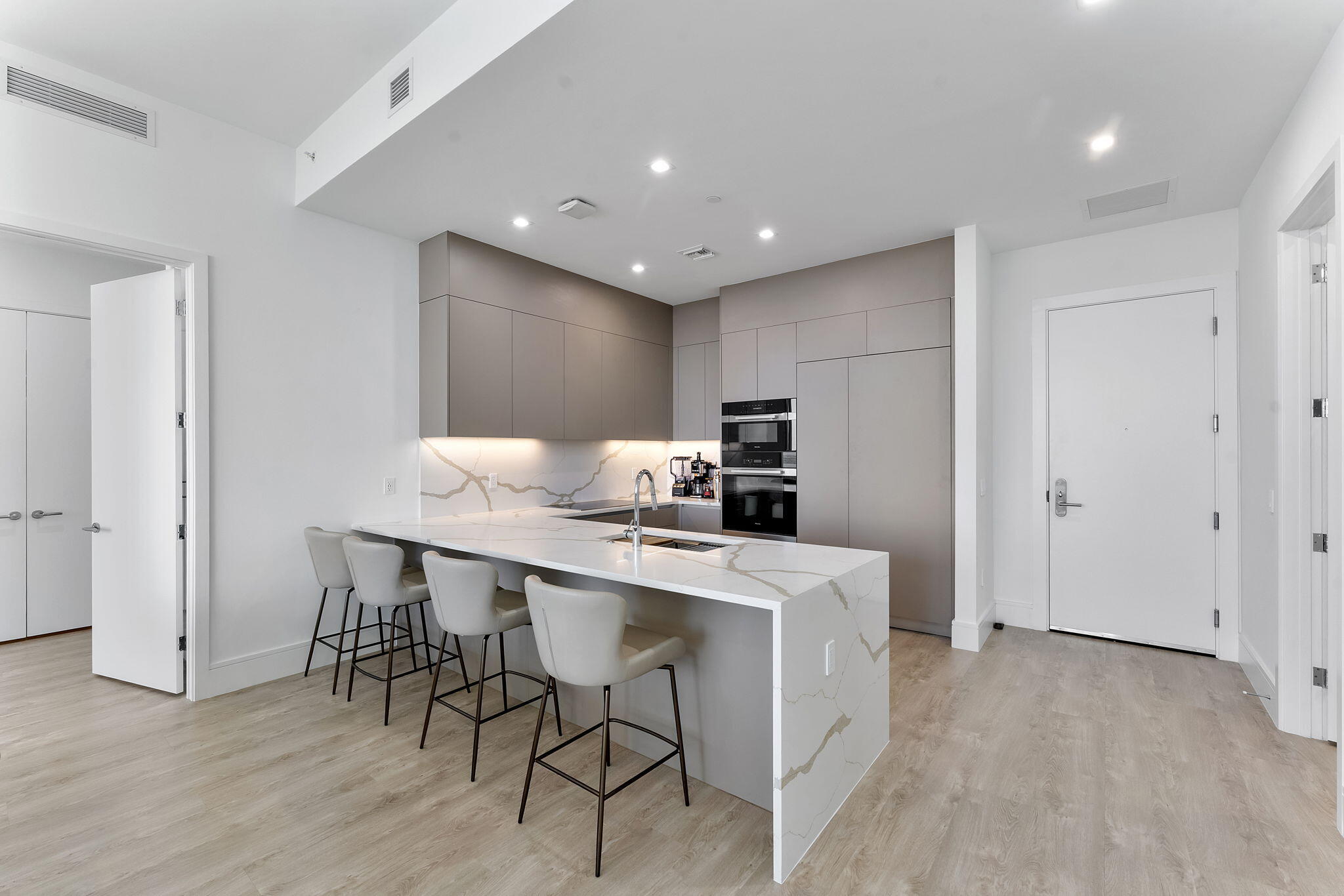 220 Lake Shore Drive 2321