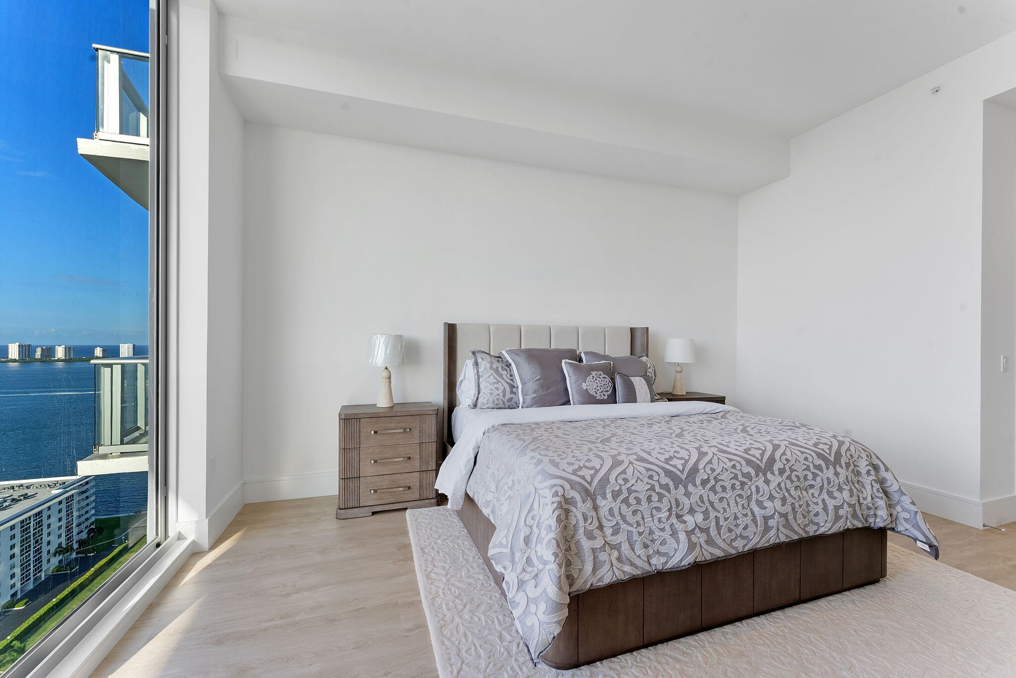 220 Lake Shore Drive 2321