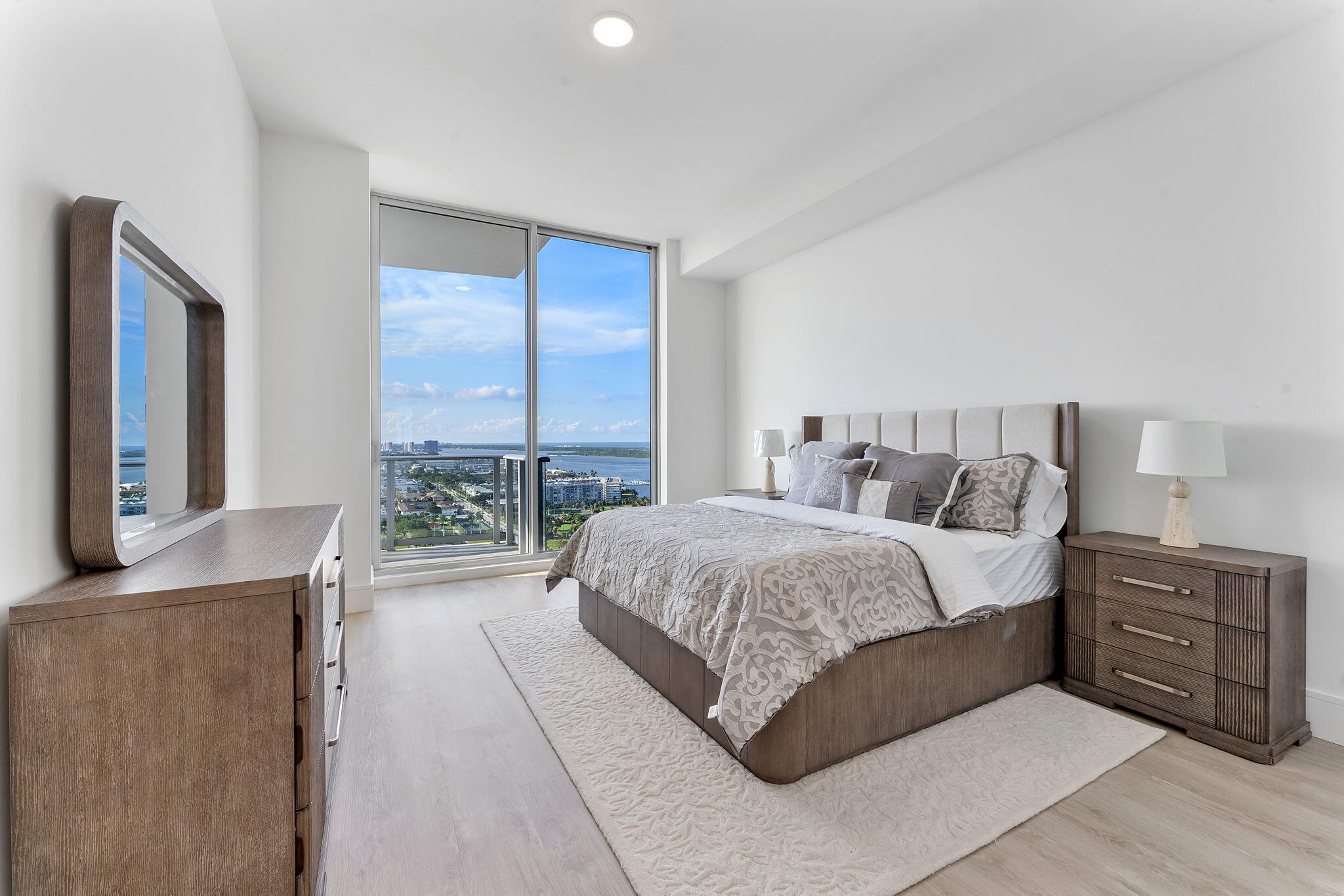 220 Lake Shore Drive 2321
