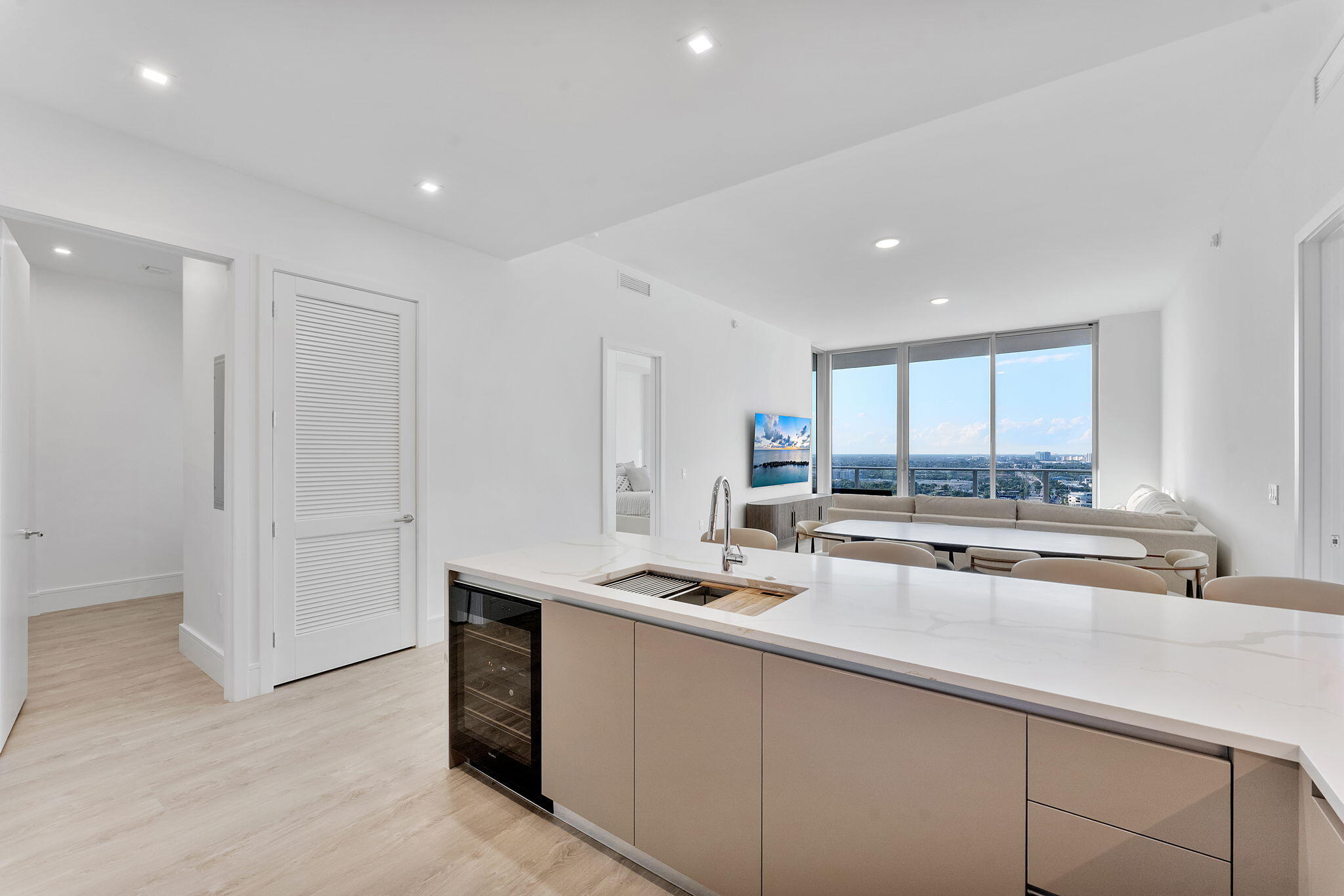220 Lake Shore Drive 2321