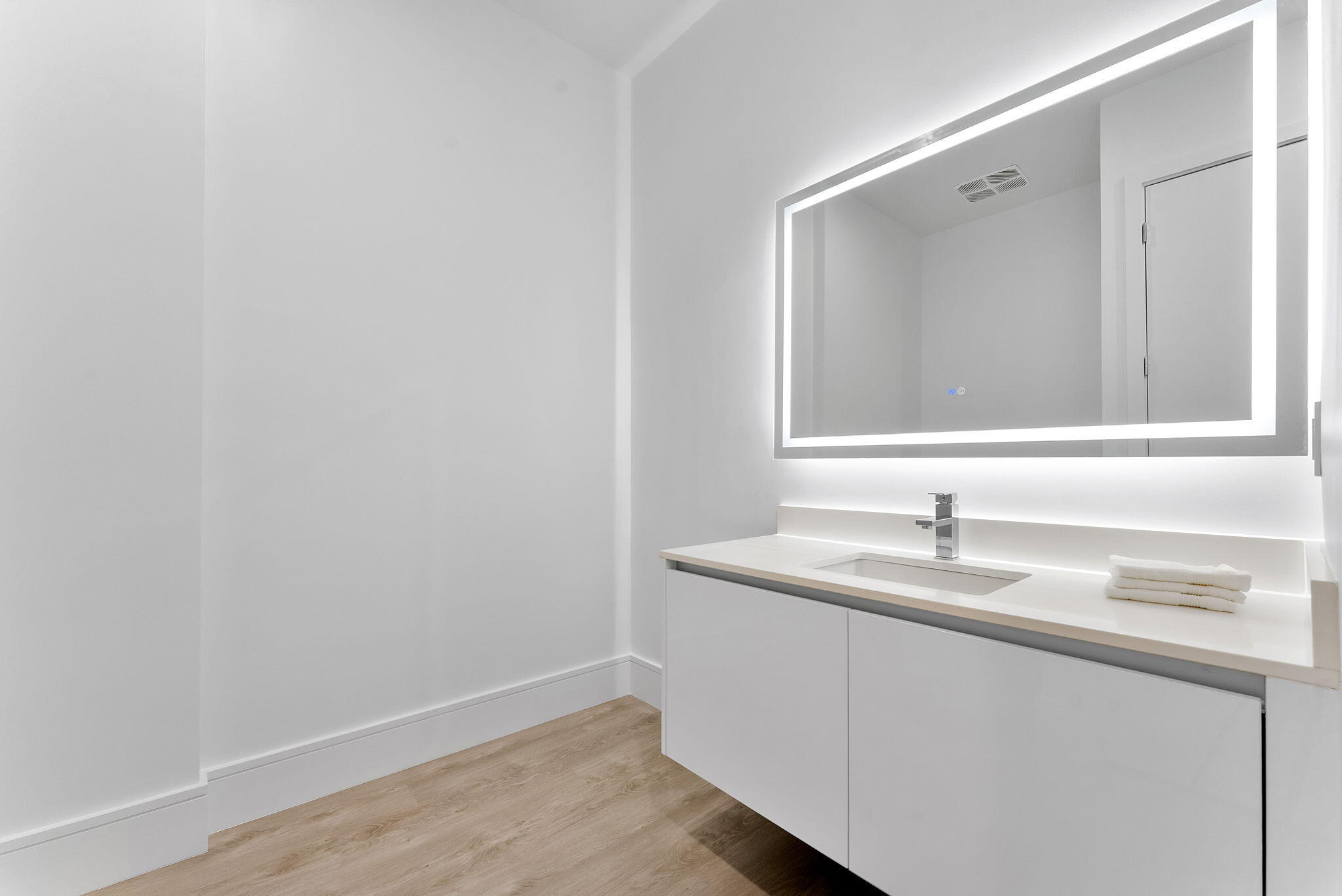 220 Lake Shore Drive 2321