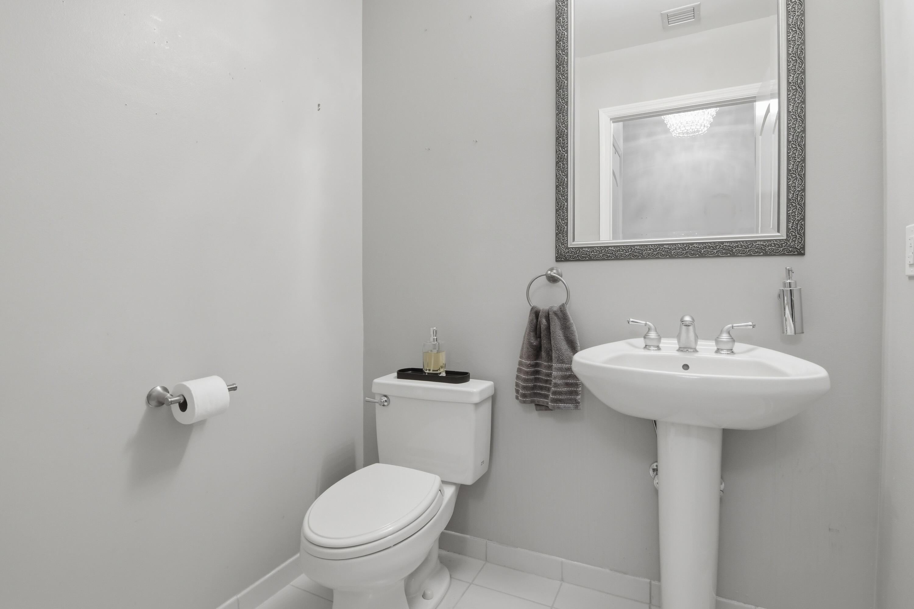 801 S Olive Avenue 206