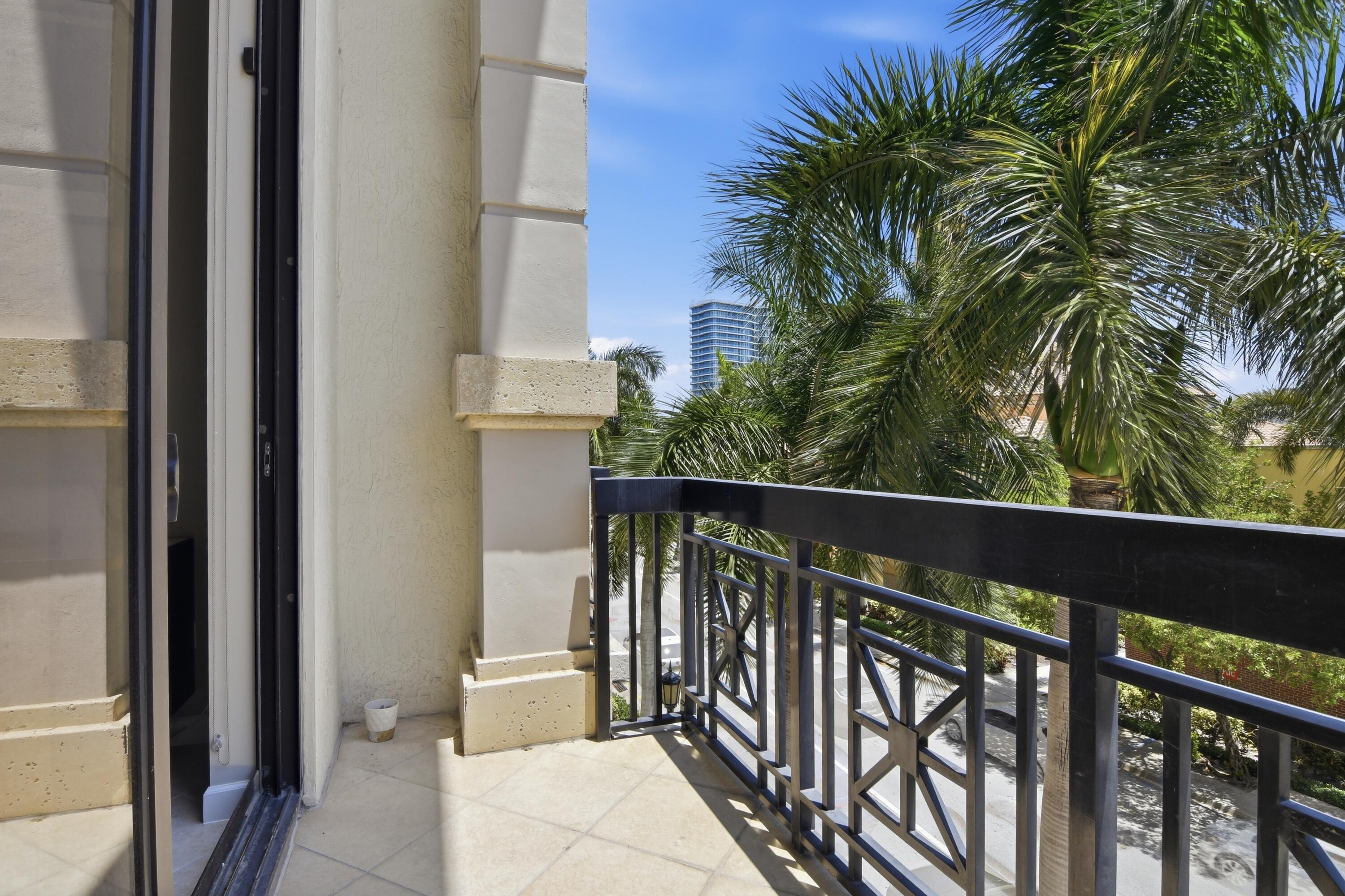801 S Olive Avenue 206