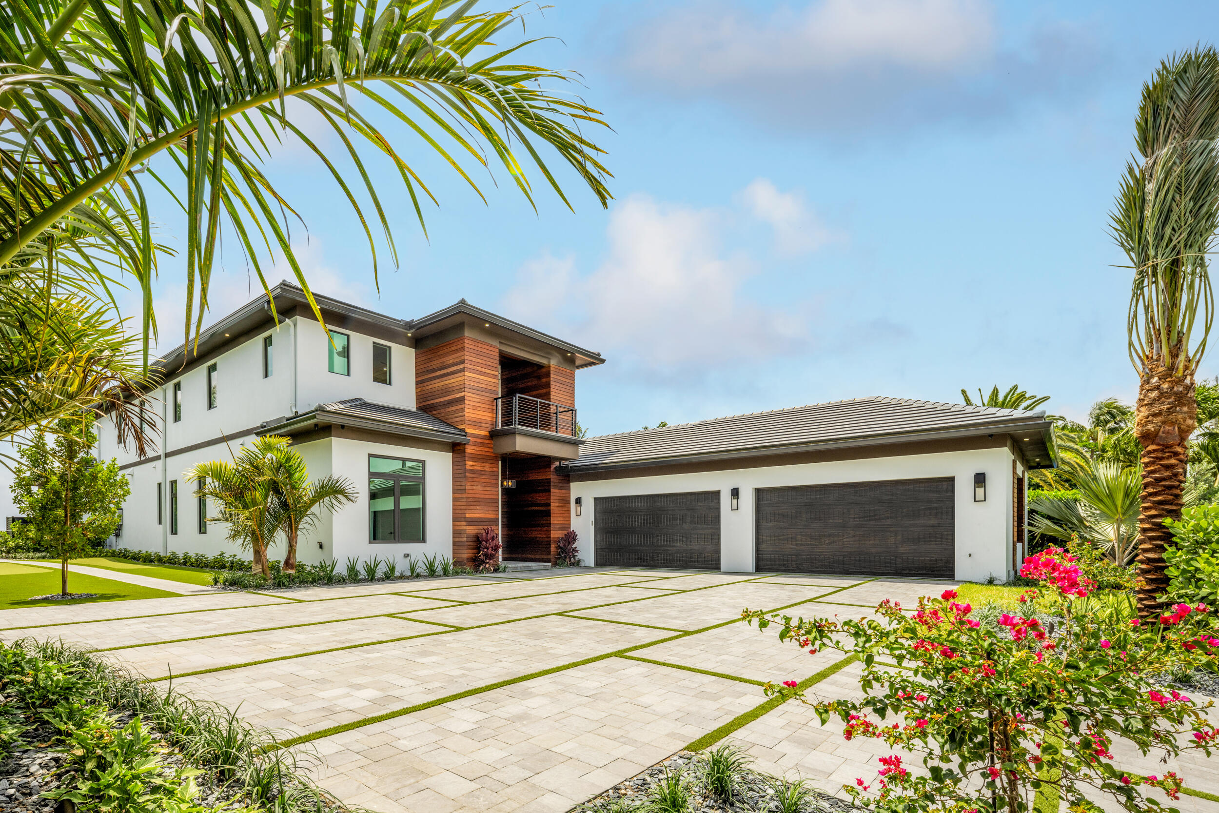 1708 N Lakeside Drive