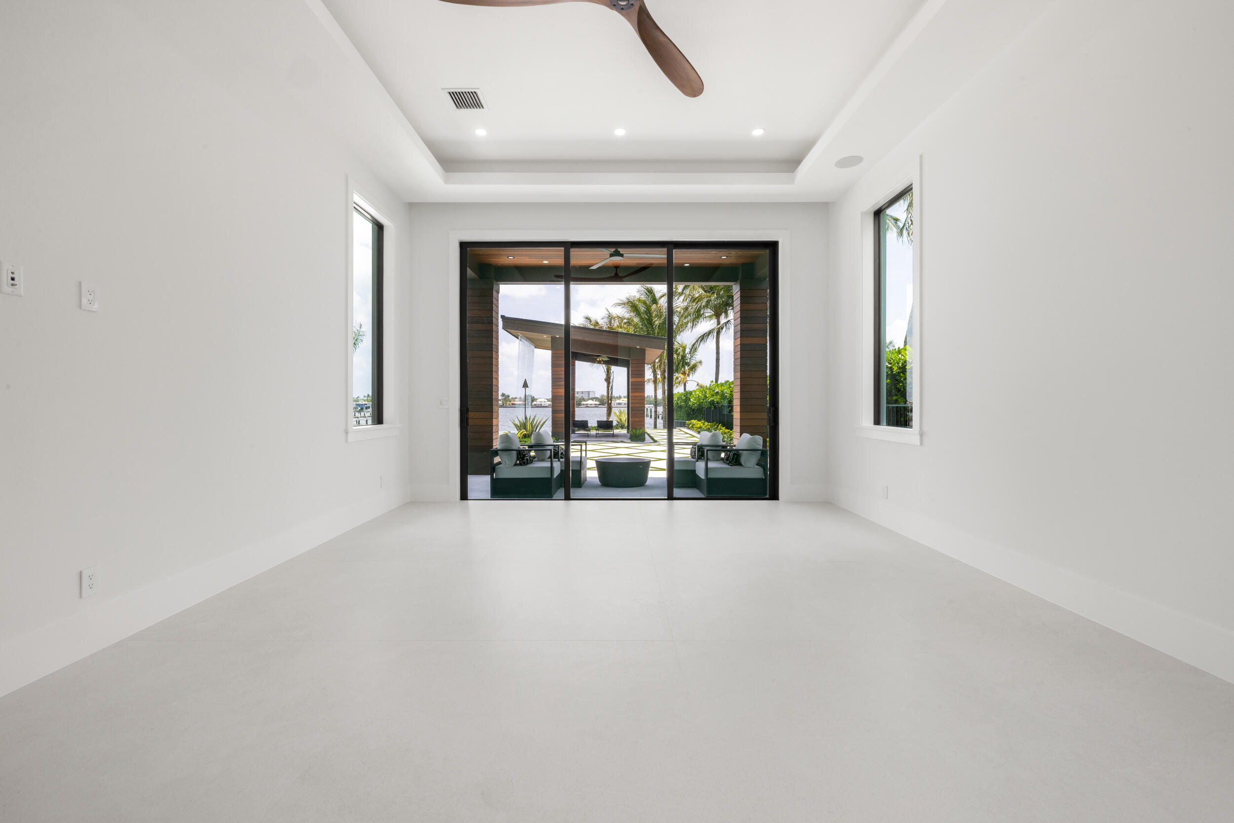 1708 N Lakeside Drive