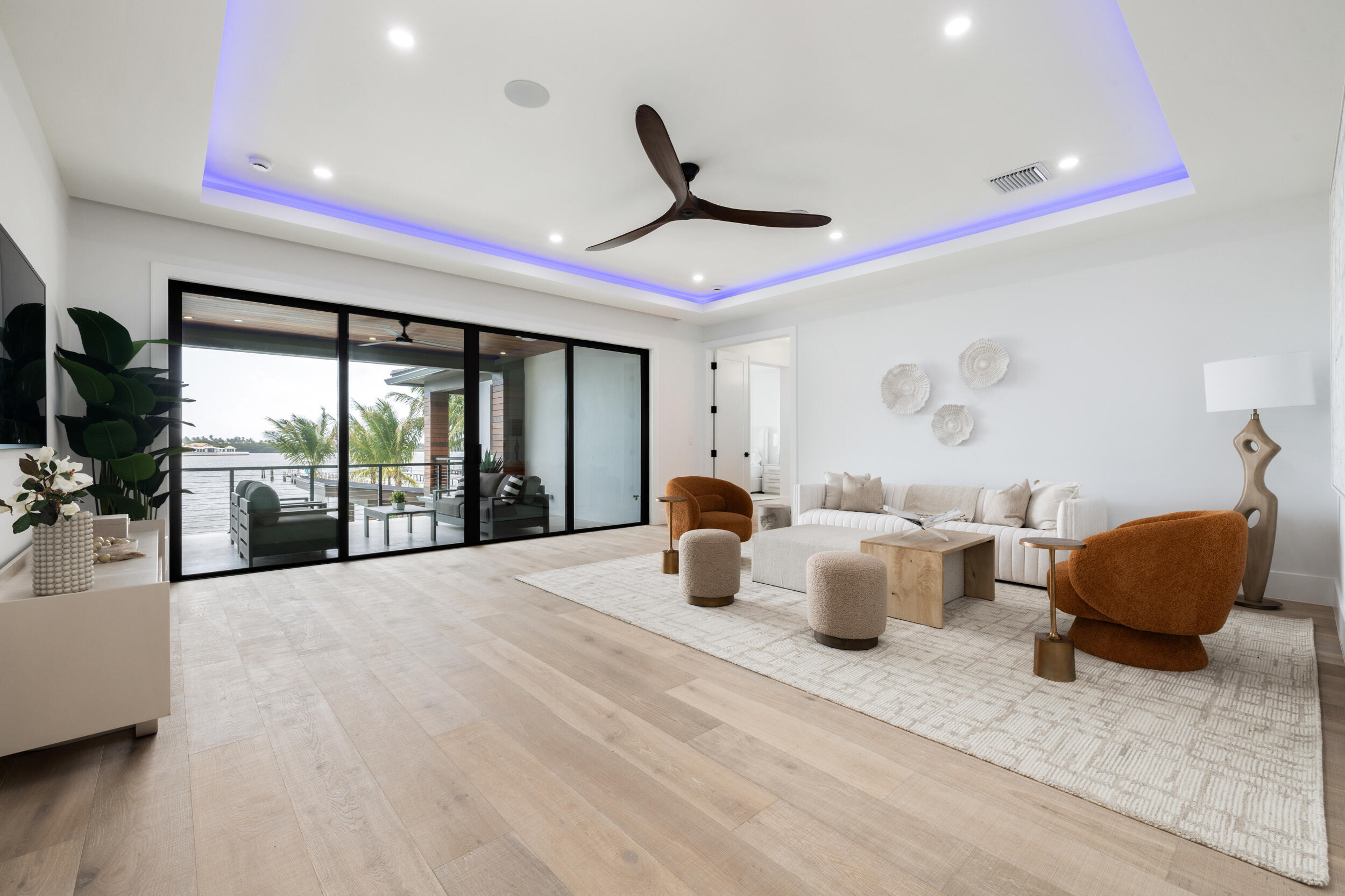 1708 N Lakeside Drive