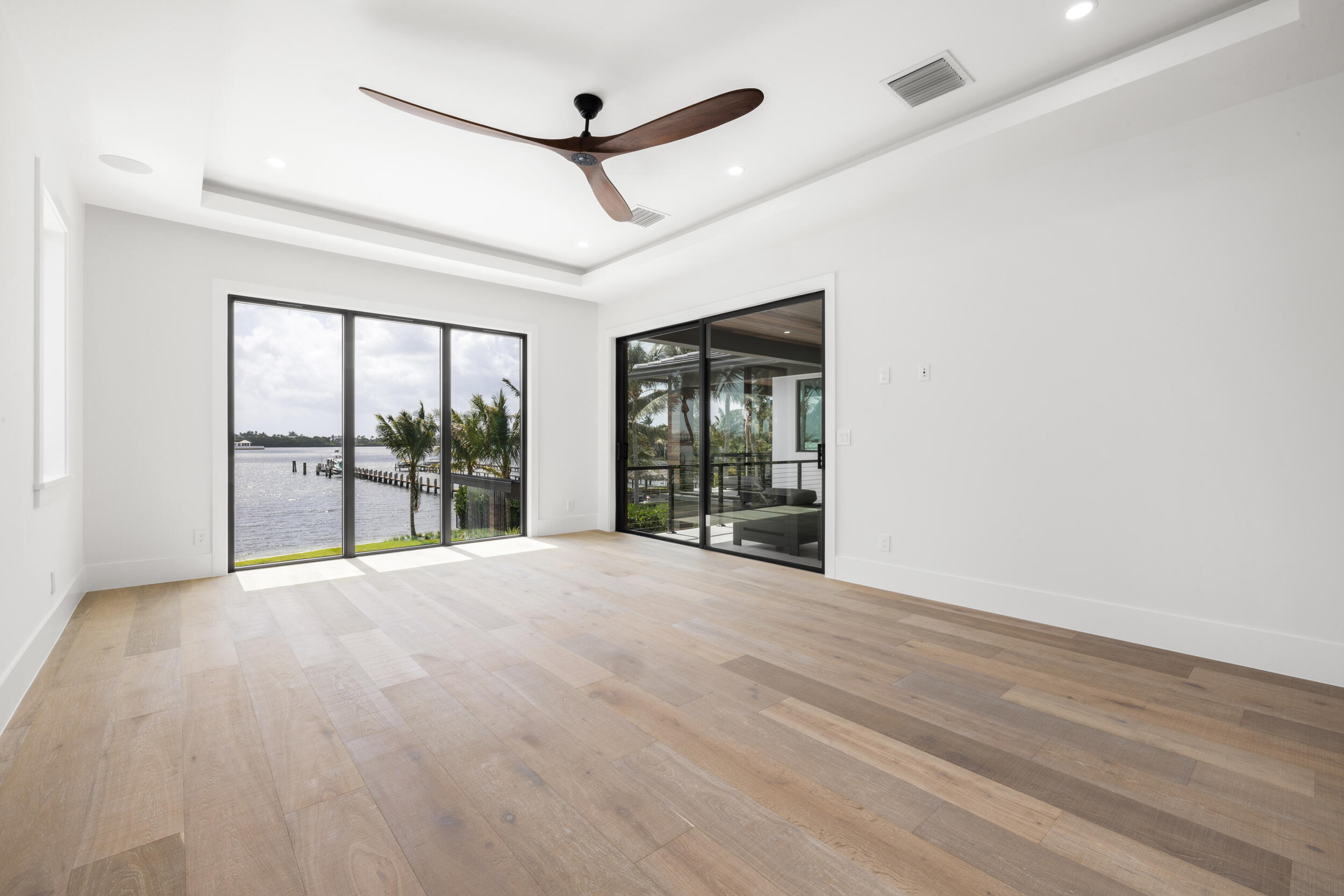 1708 N Lakeside Drive