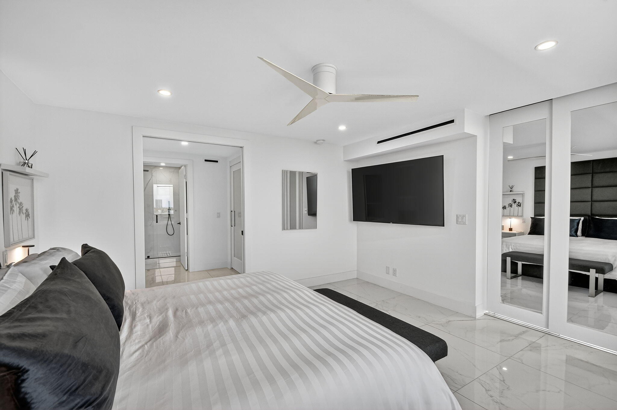 301 Lake Shore Drive 801