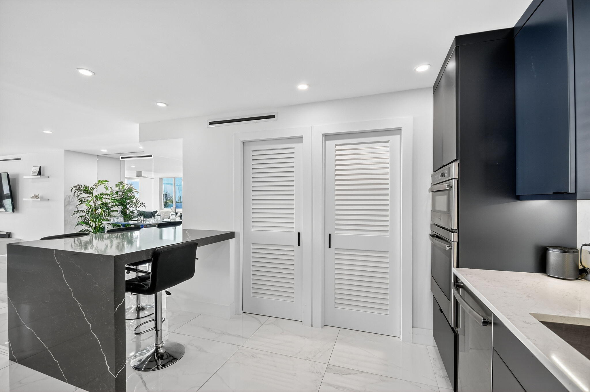 301 Lake Shore Drive 801