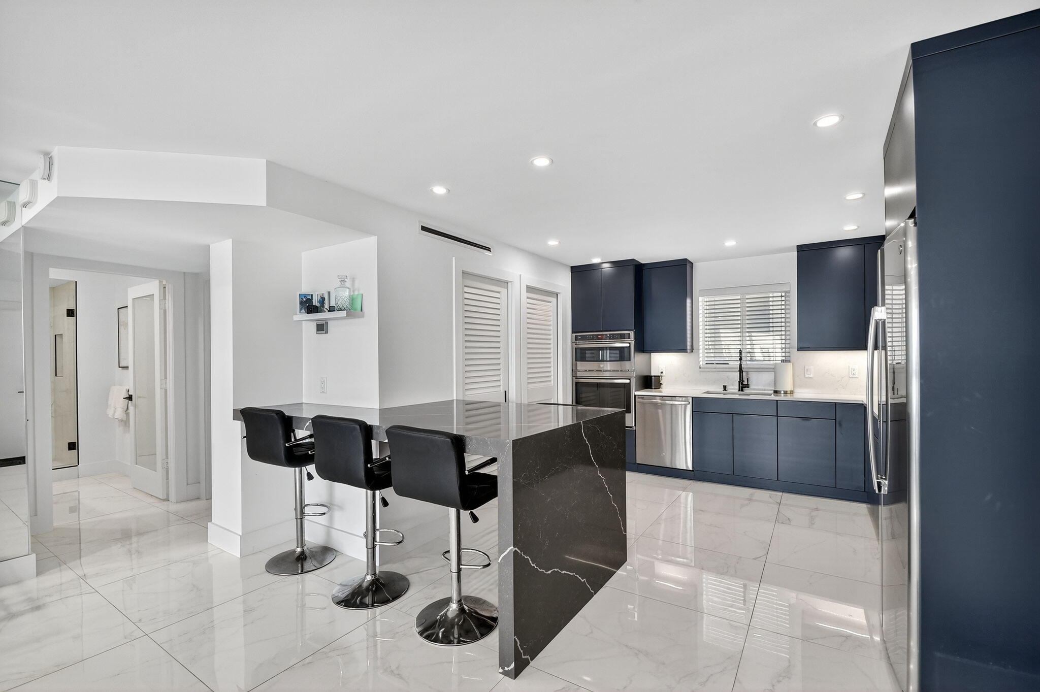 301 Lake Shore Drive 801