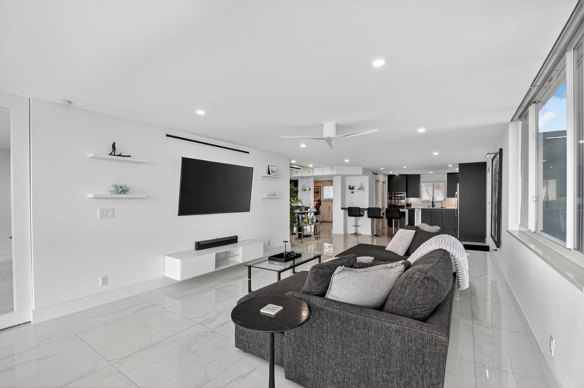 301 Lake Shore Drive 801