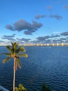 301 Lake Shore Drive 801