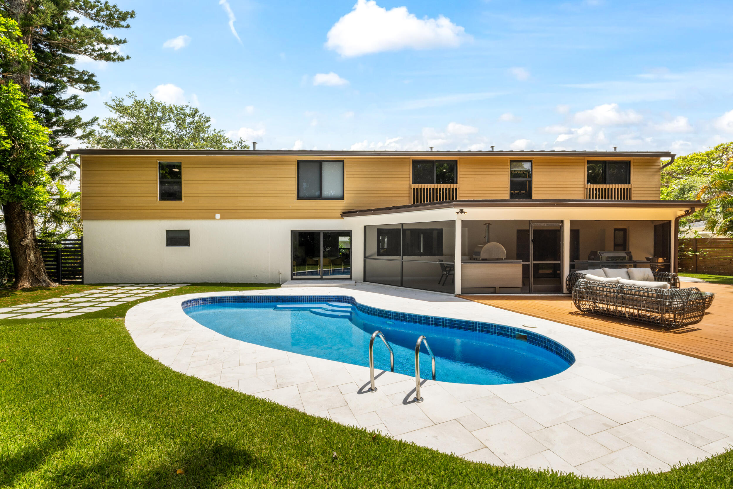 342 Fairway W