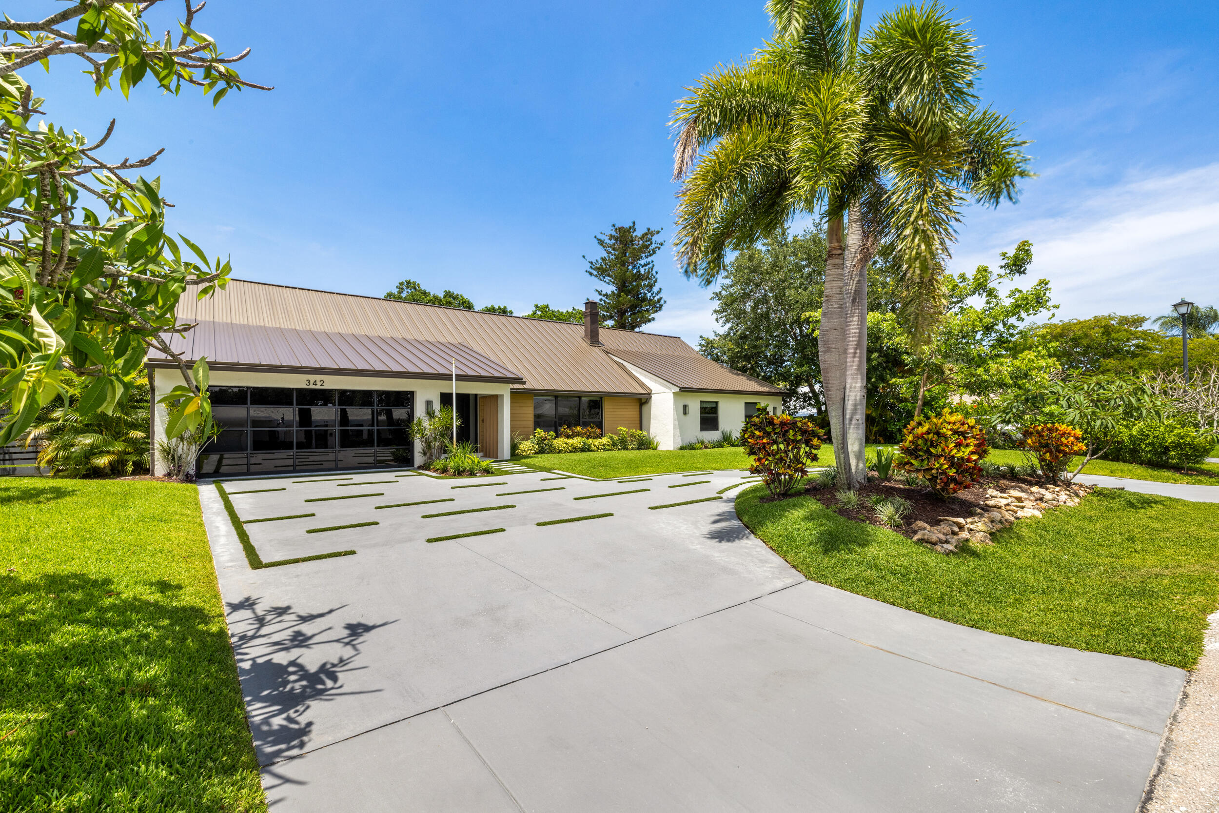 342 Fairway W