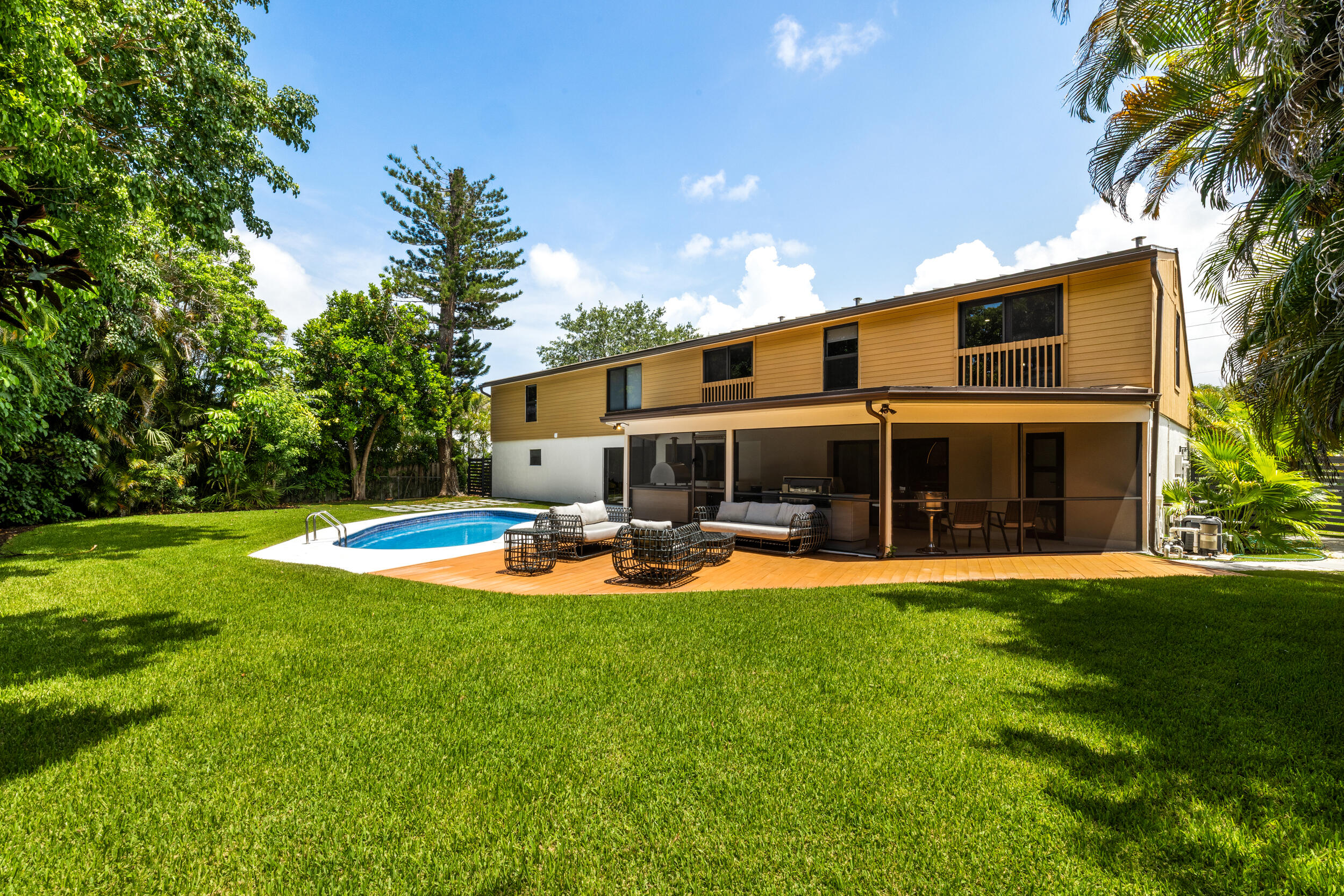 342 Fairway W