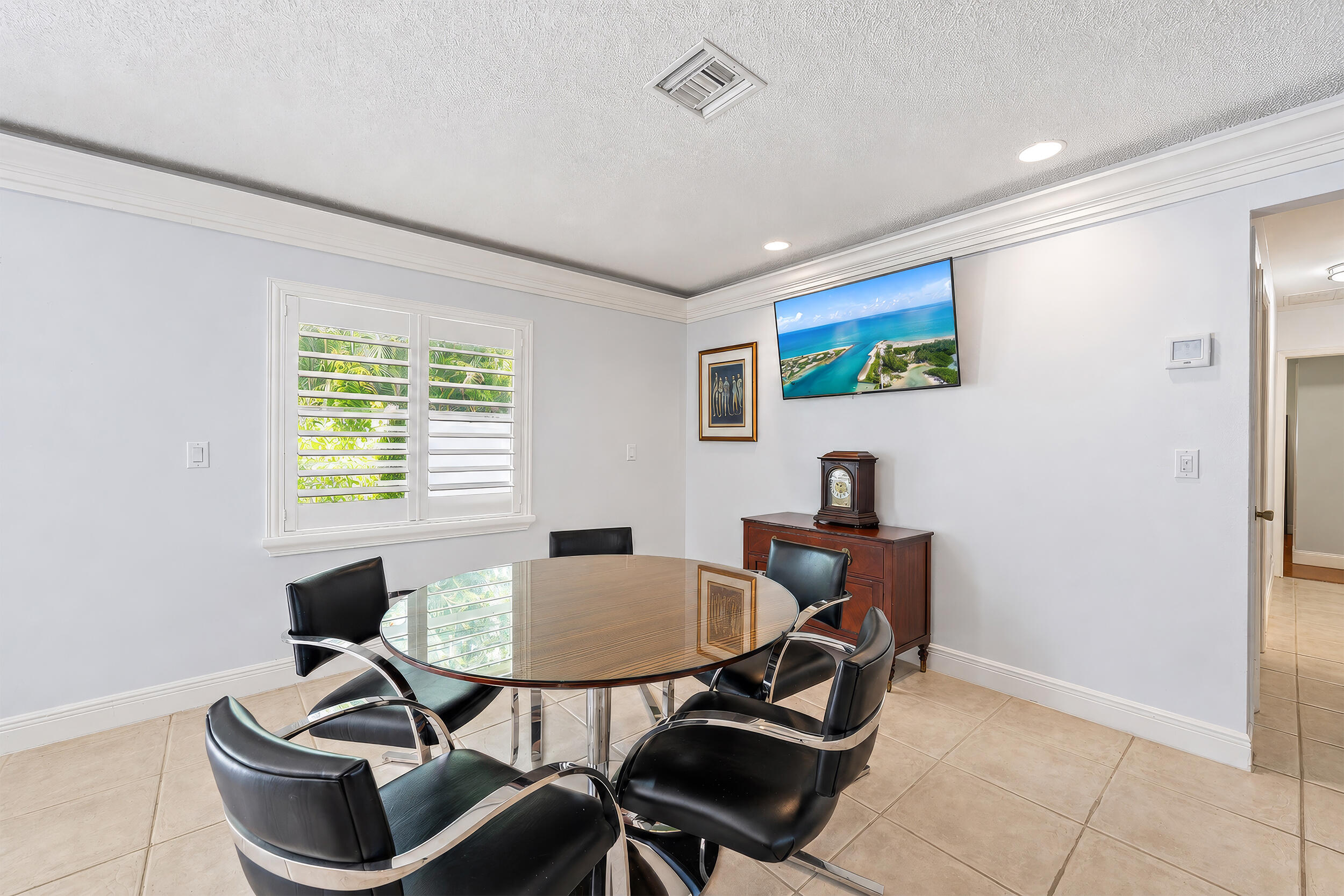 2442 Snug Harbor Drive