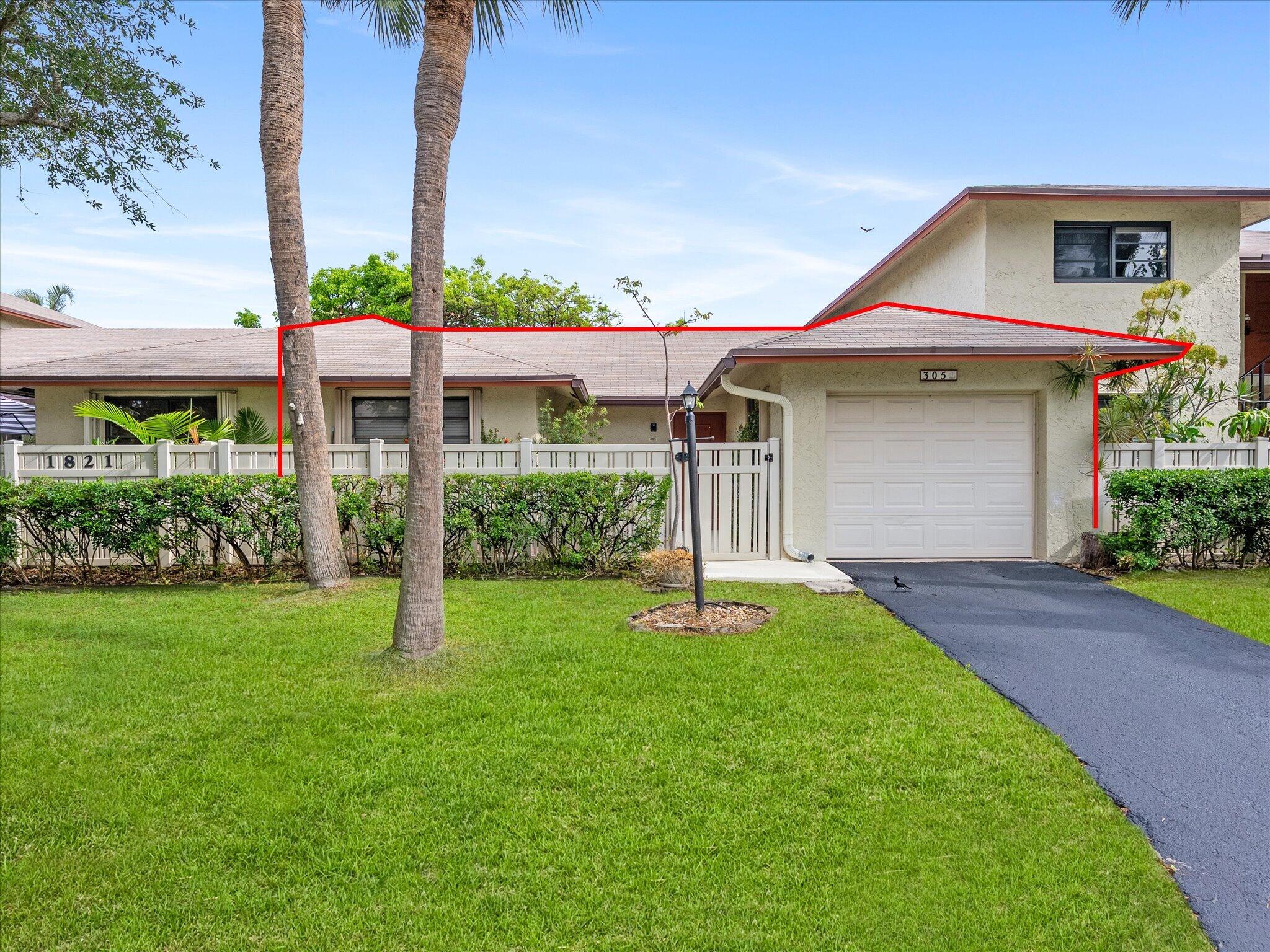 1821 NE 40th Court 305