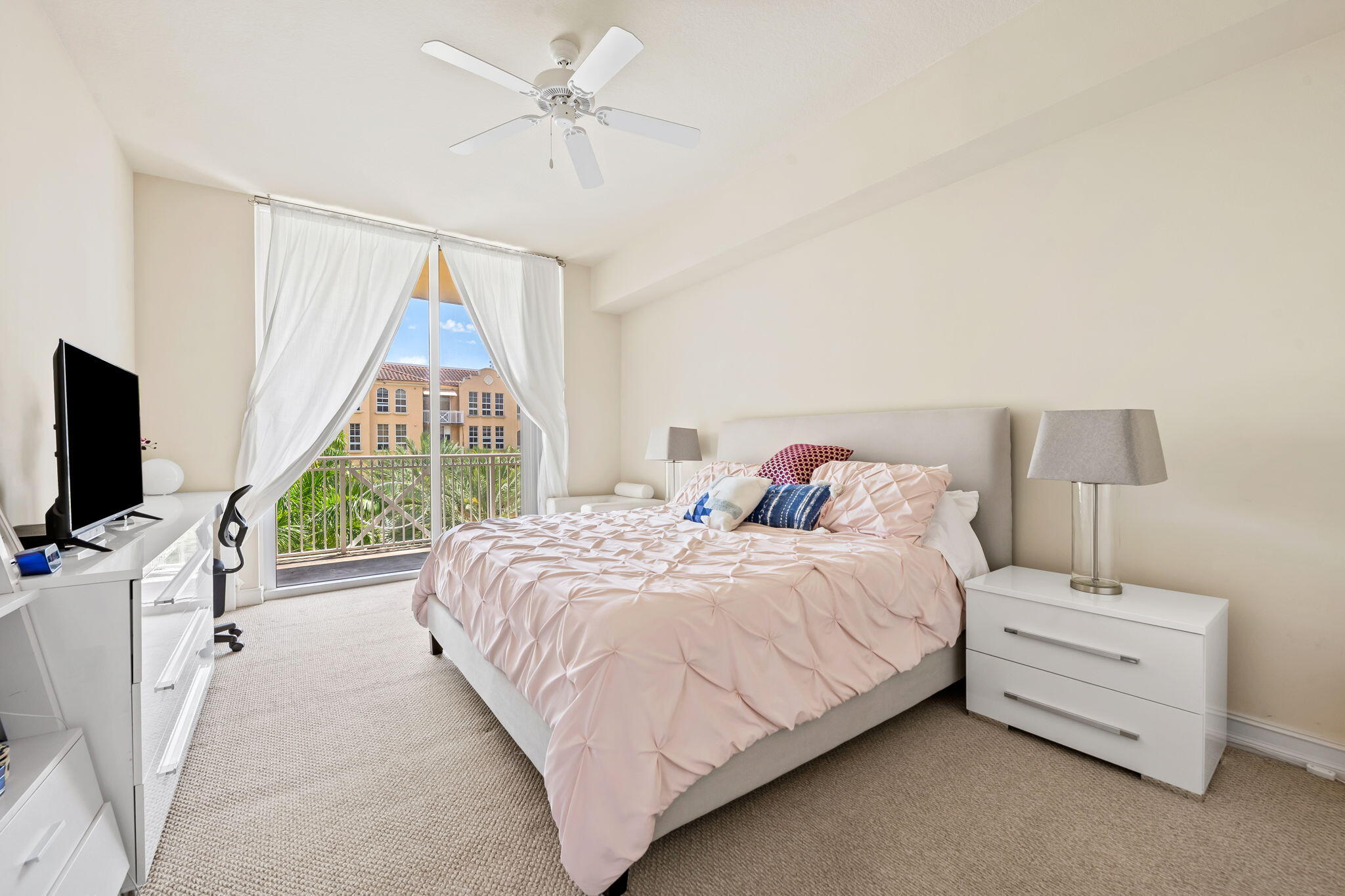 3001 NE 185th Street 536