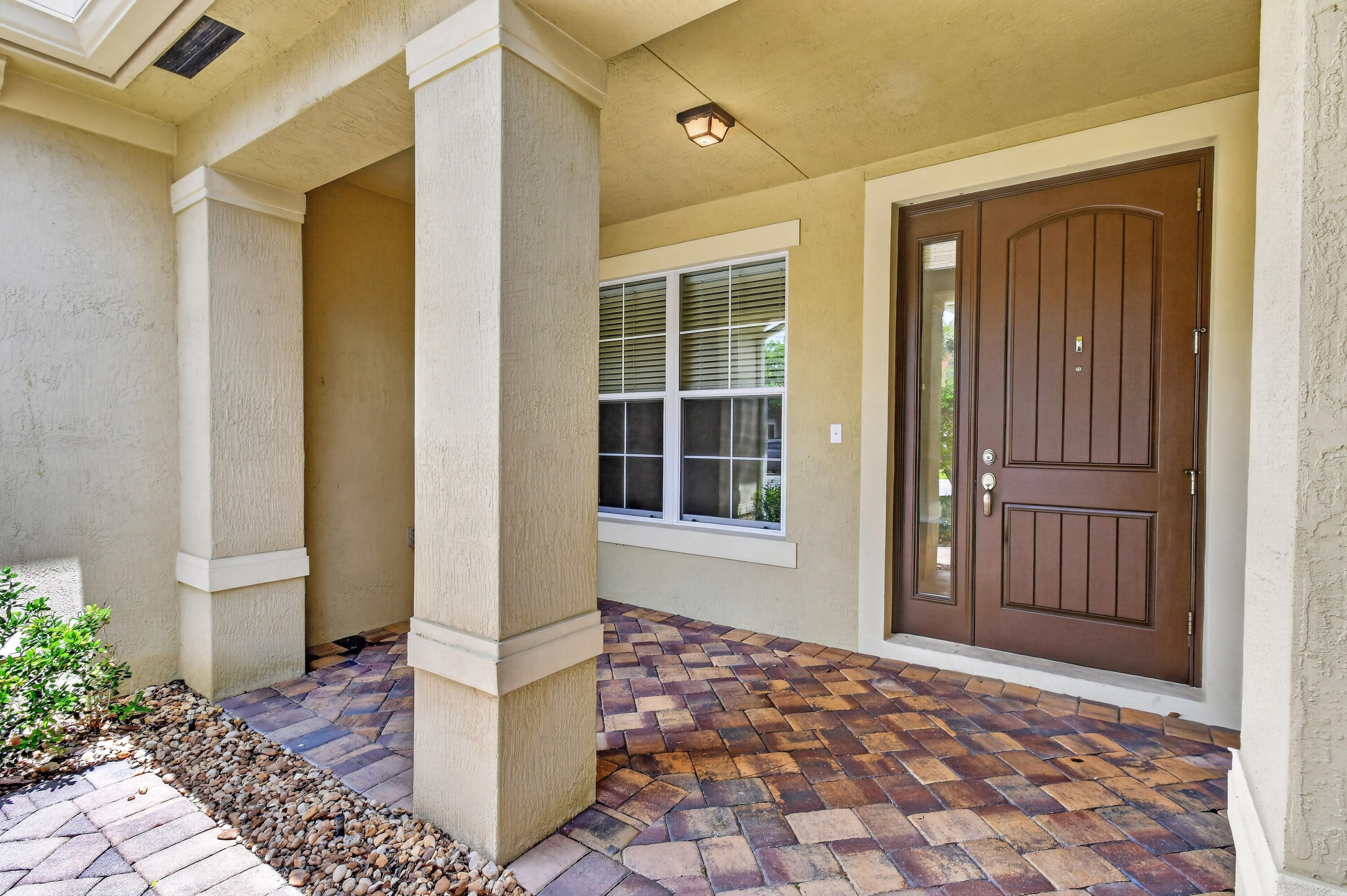 10519 Longleaf Lane