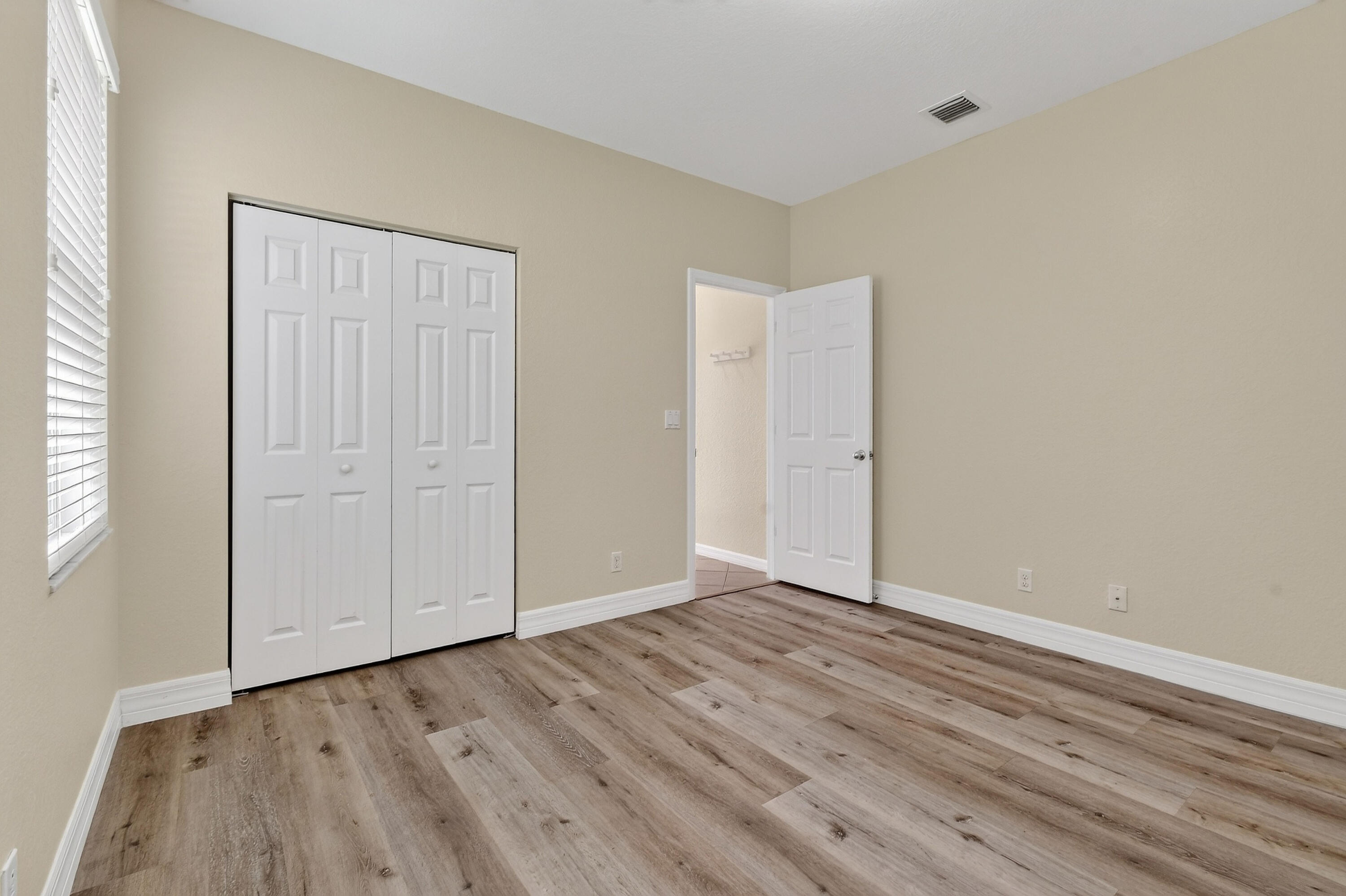 10519 Longleaf Lane