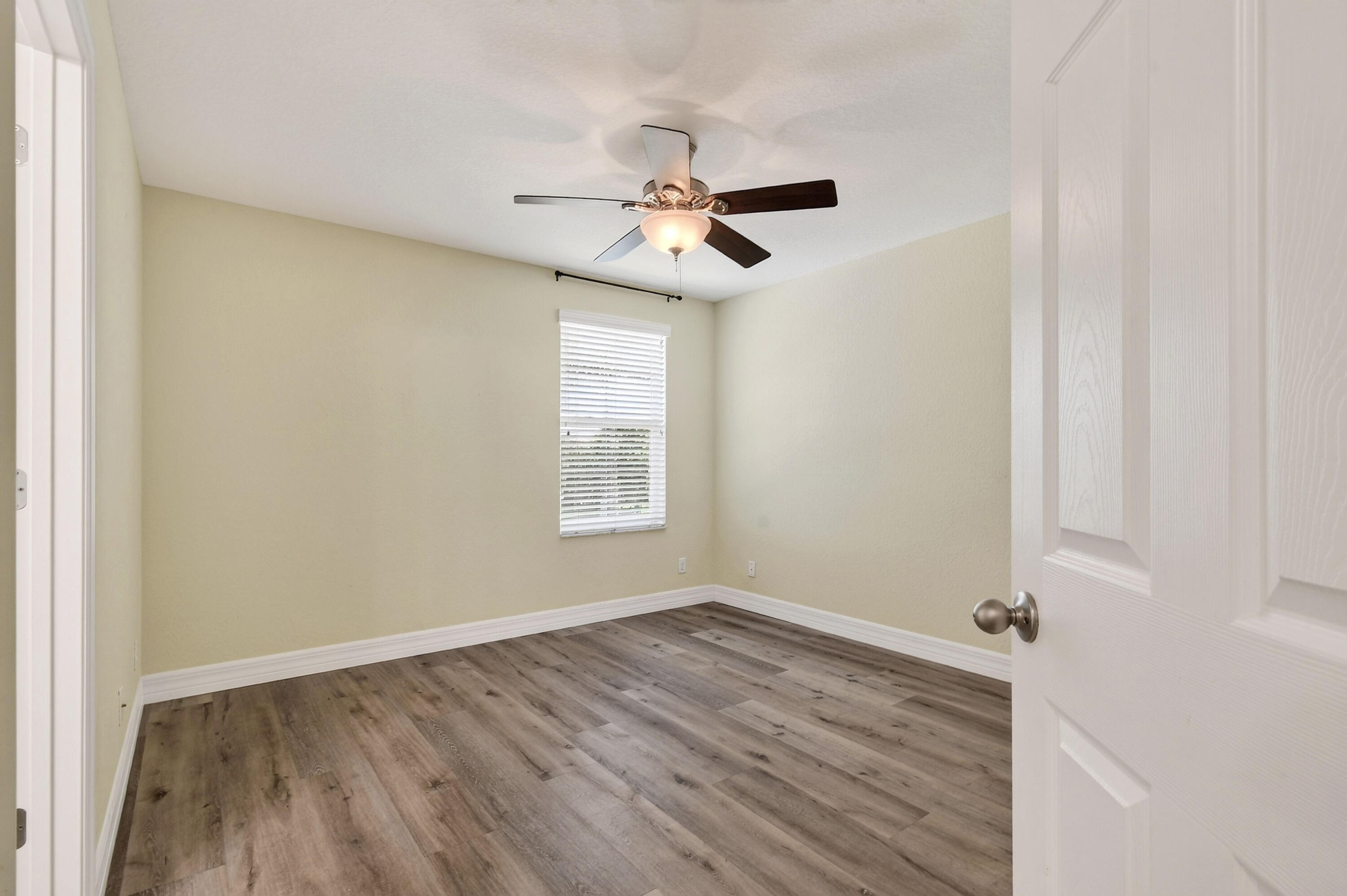 10519 Longleaf Lane