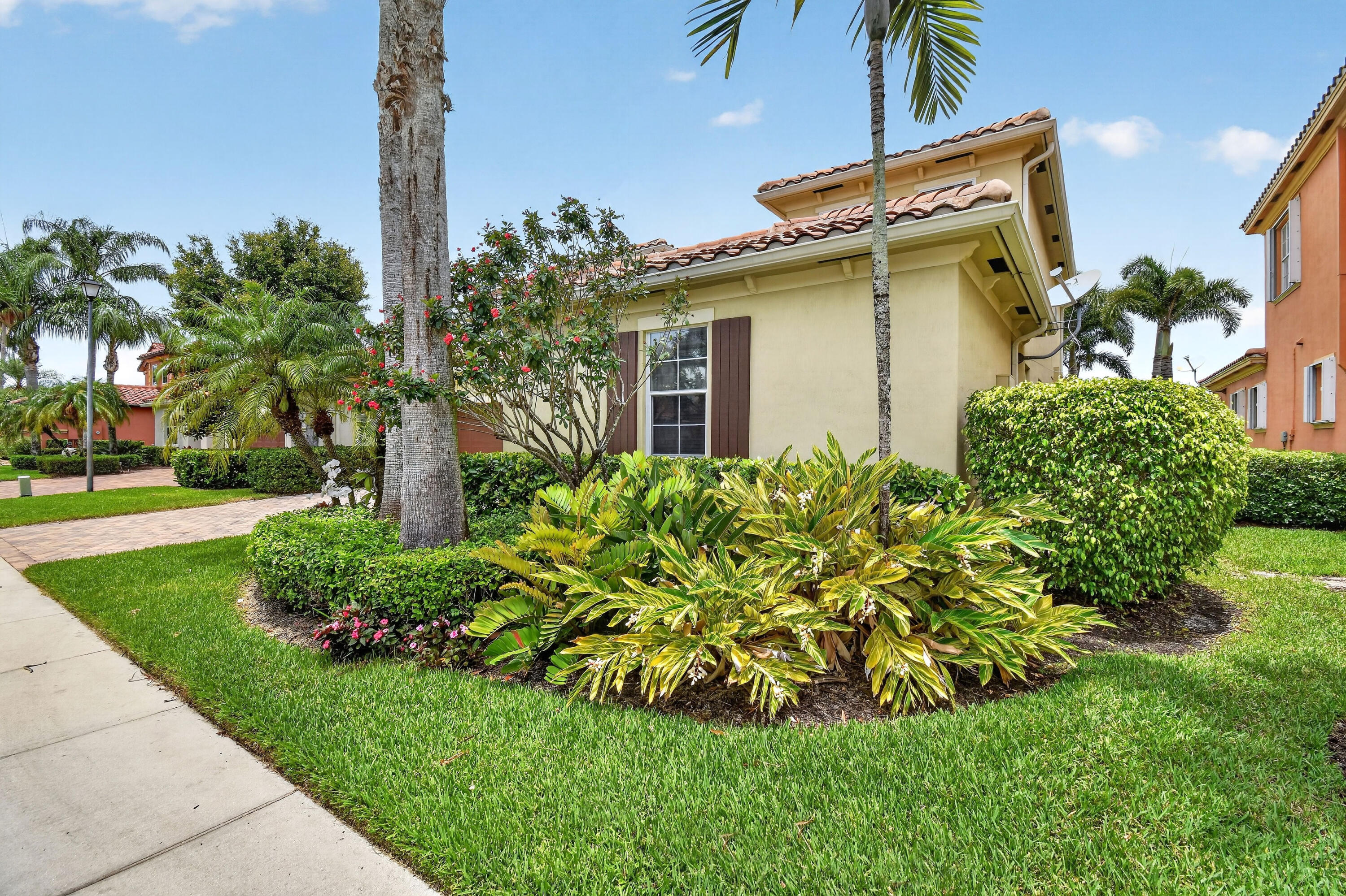 10519 Longleaf Lane