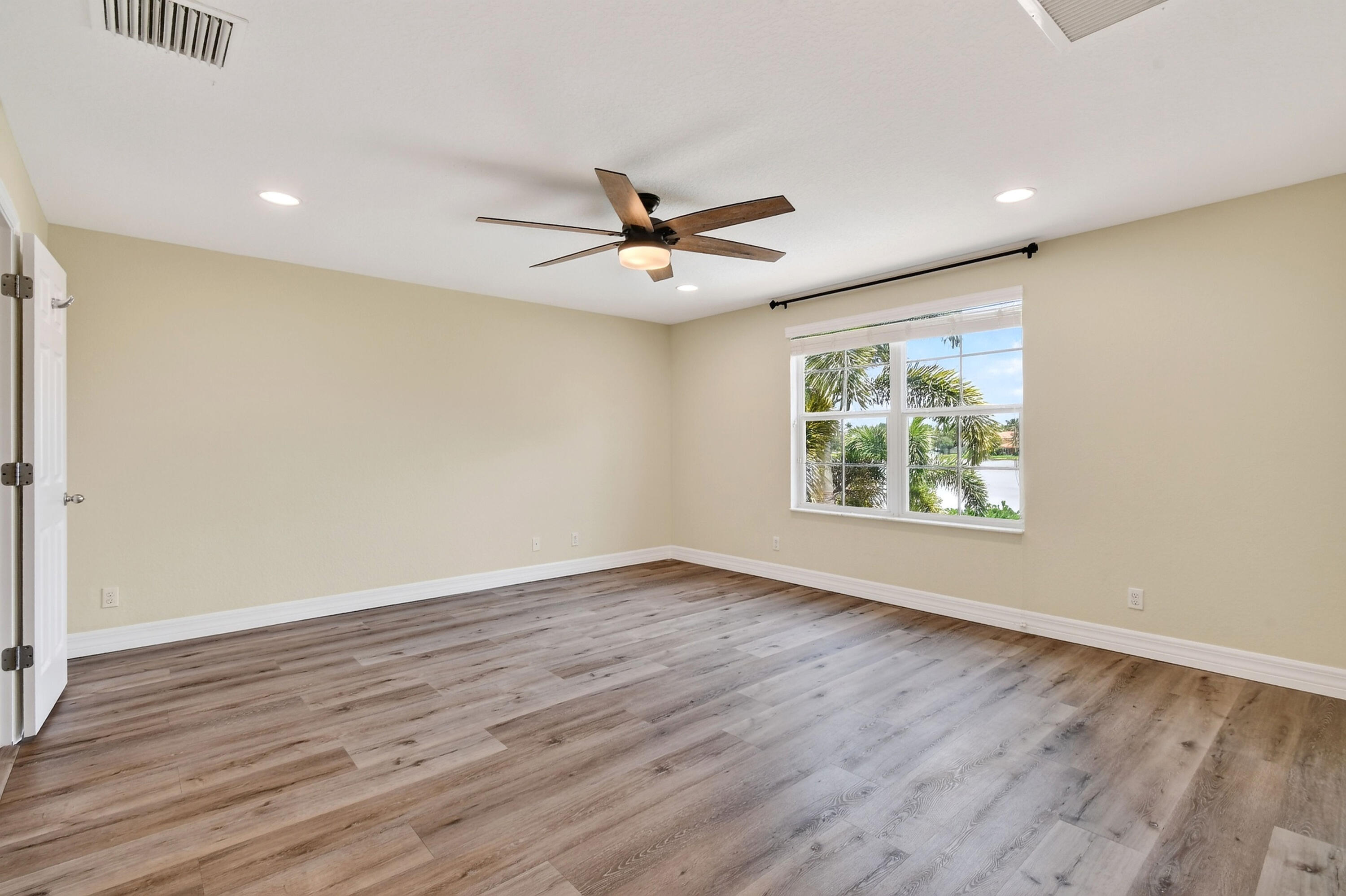 10519 Longleaf Lane