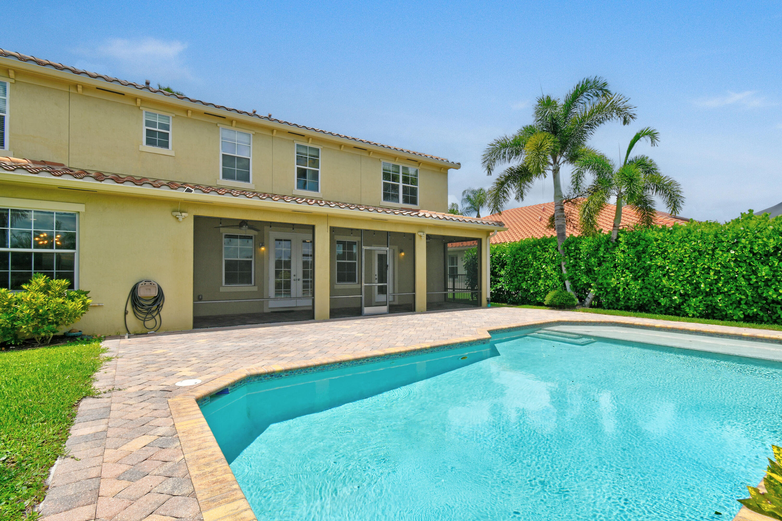 10519 Longleaf Lane