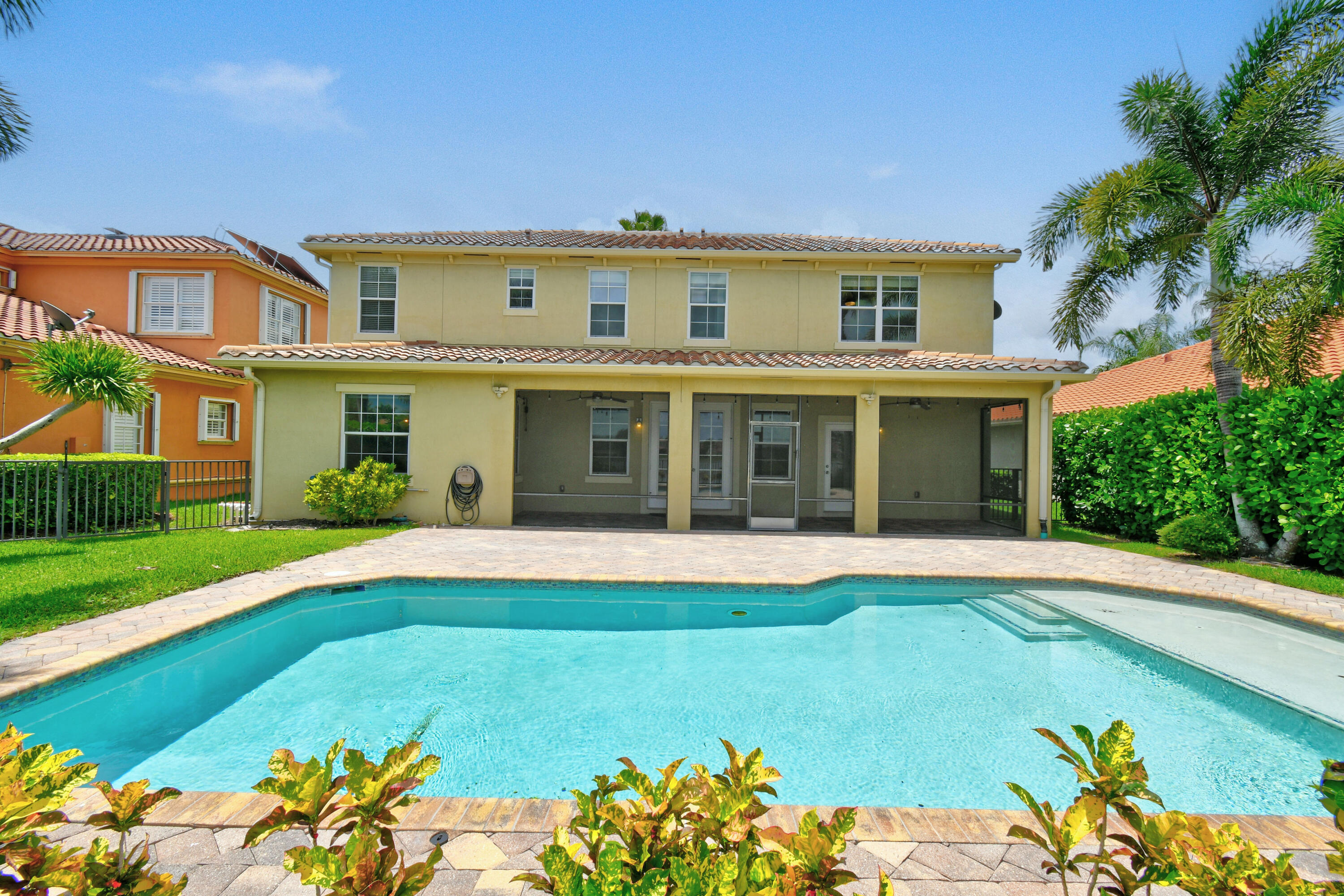 10519 Longleaf Lane