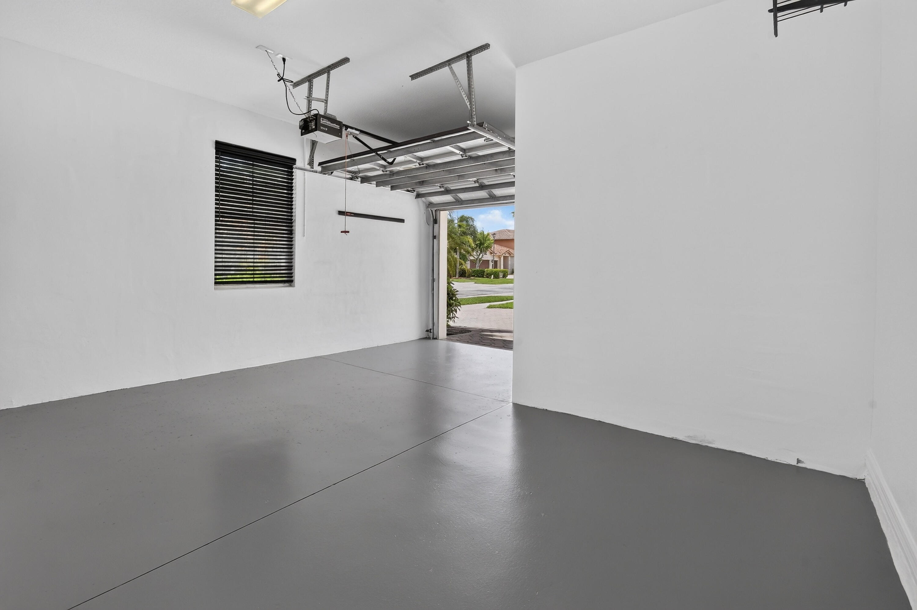 10519 Longleaf Lane