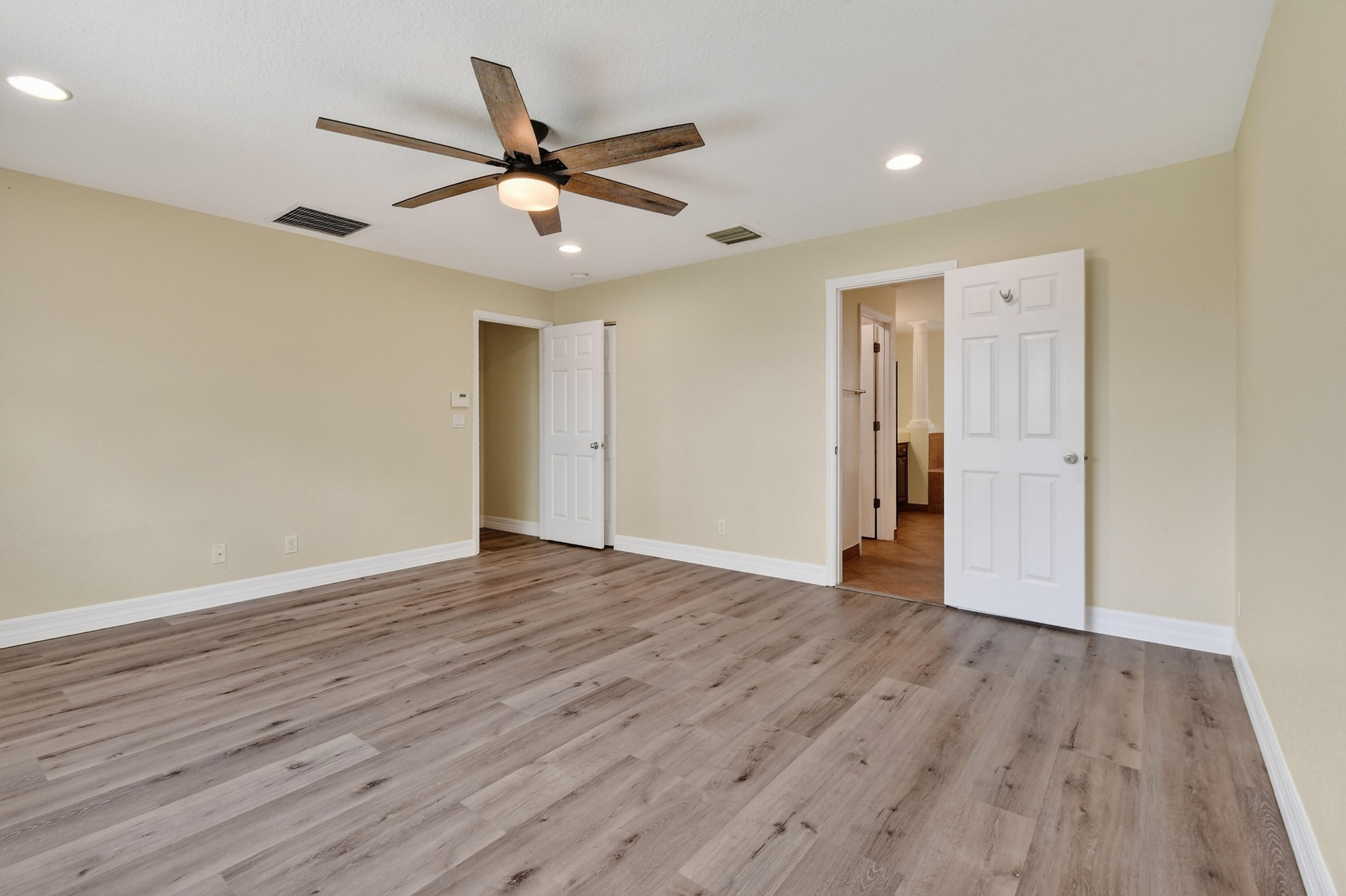 10519 Longleaf Lane