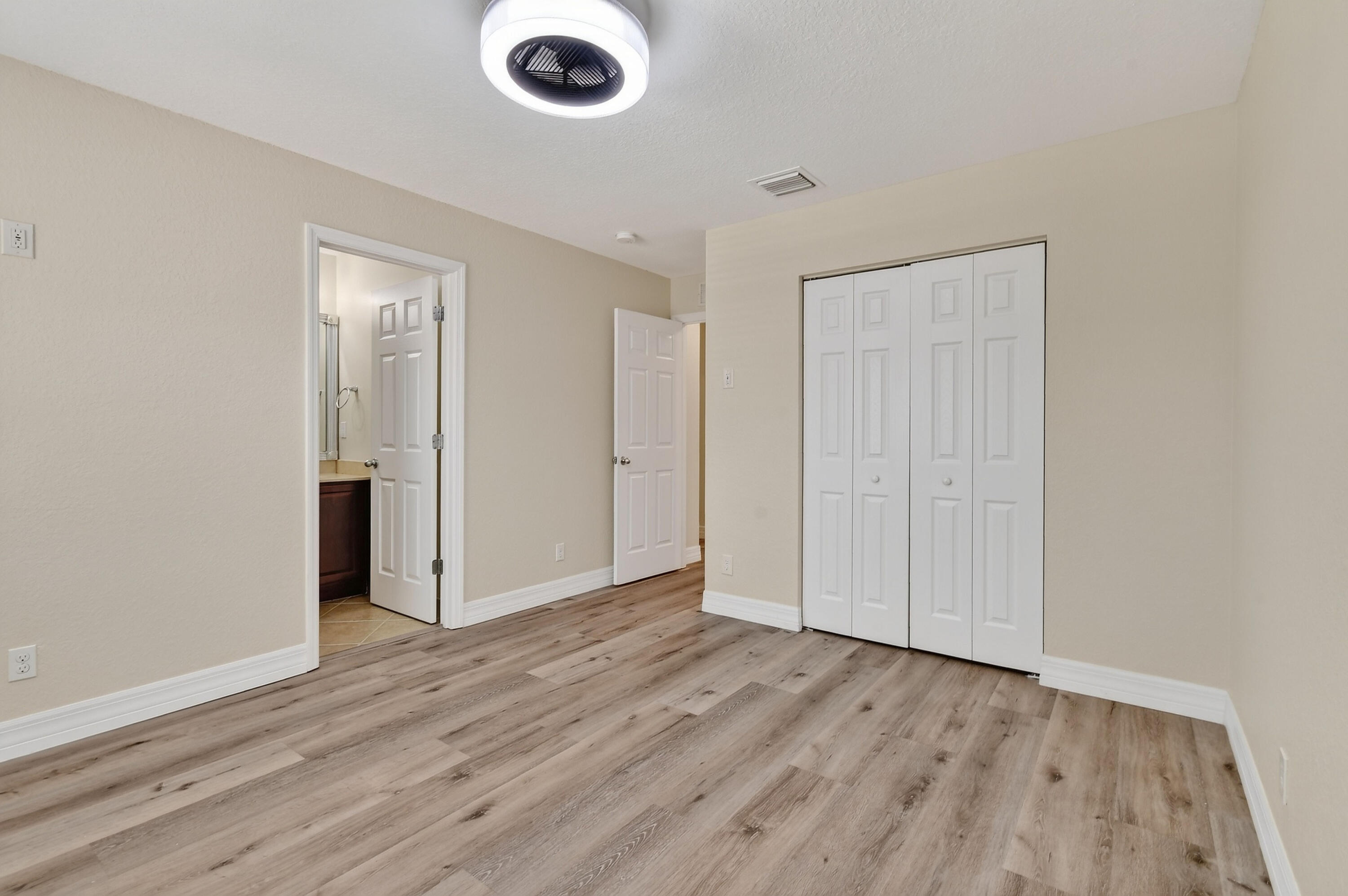 10519 Longleaf Lane
