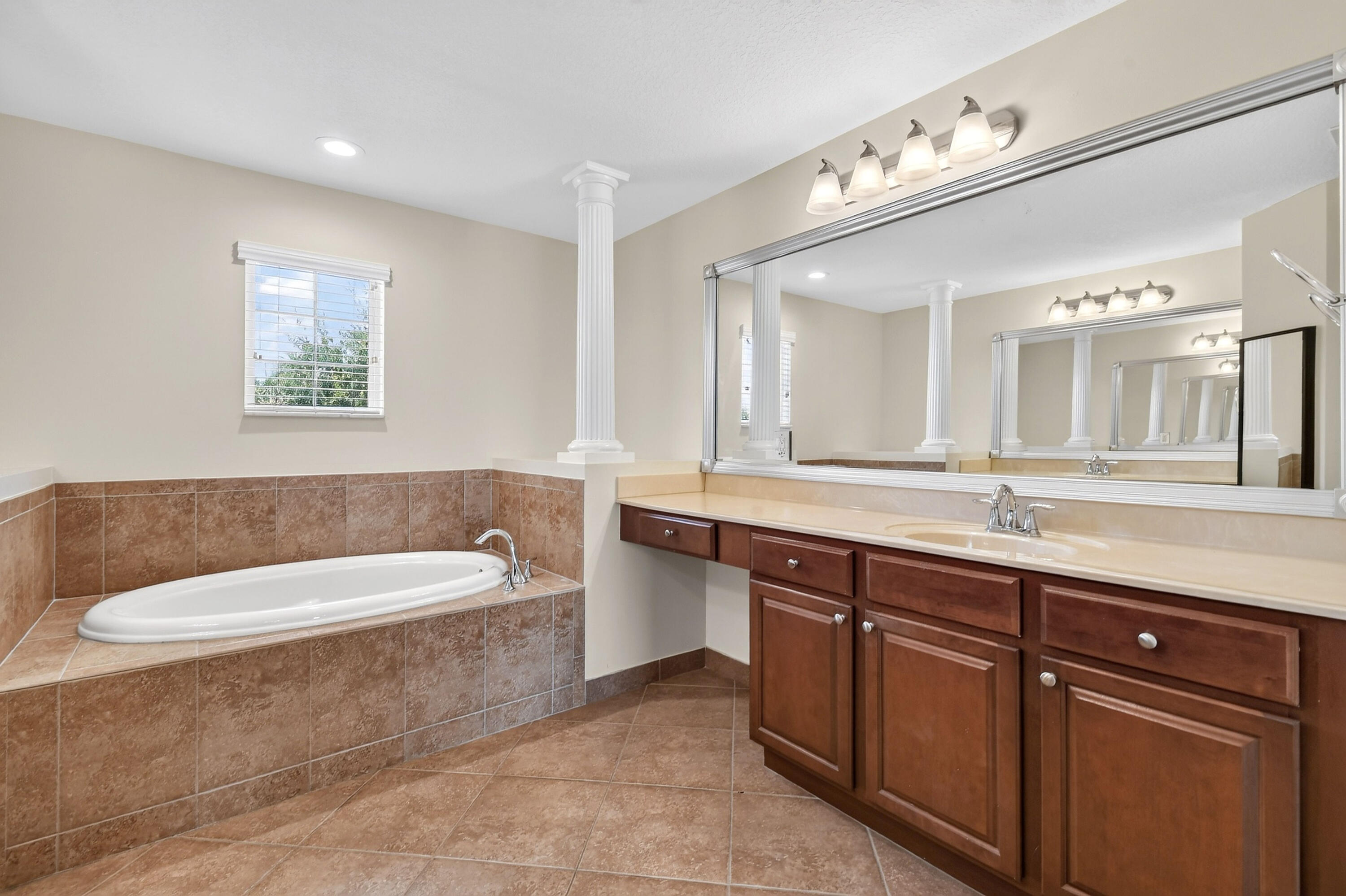10519 Longleaf Lane