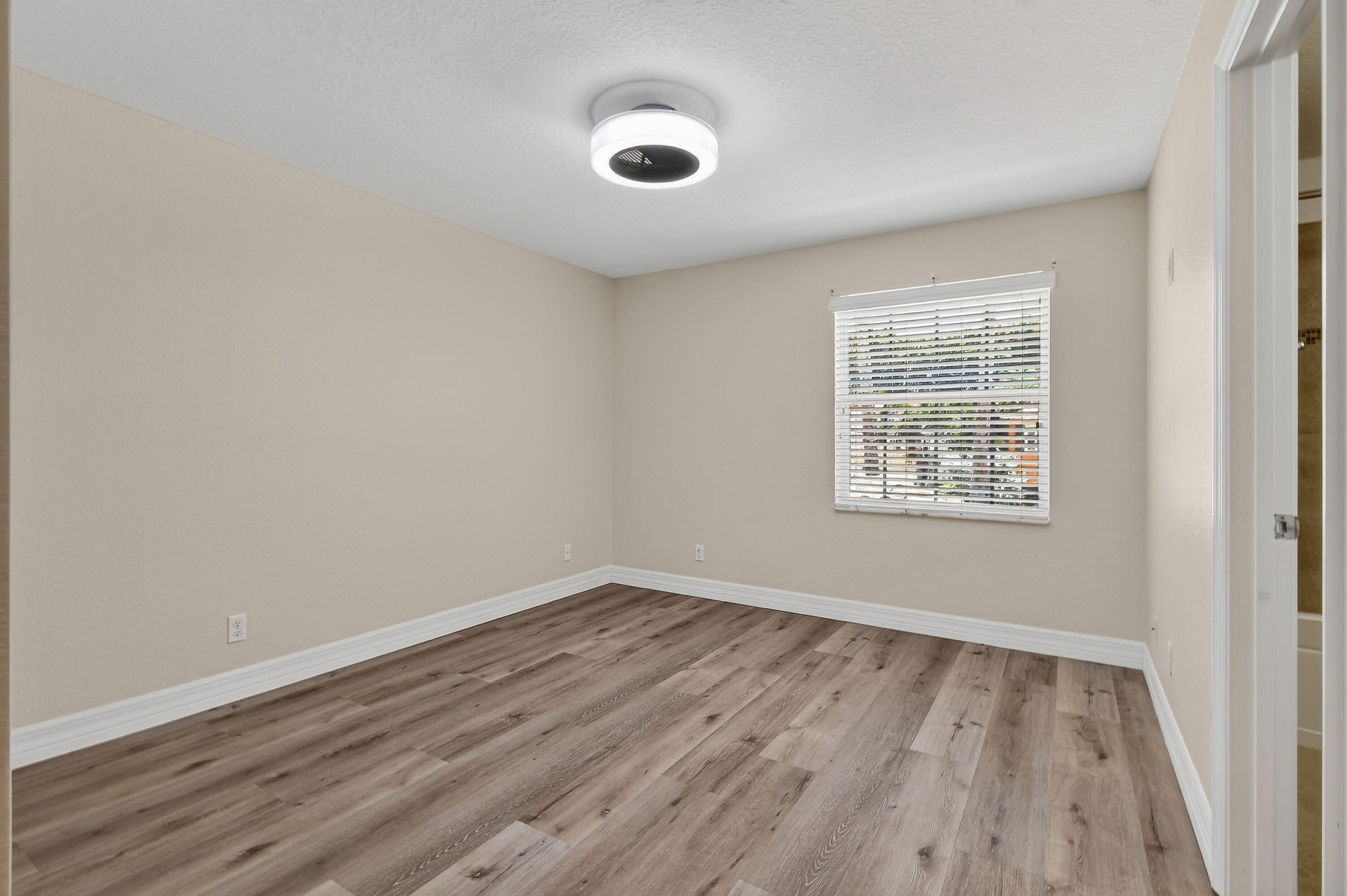 10519 Longleaf Lane