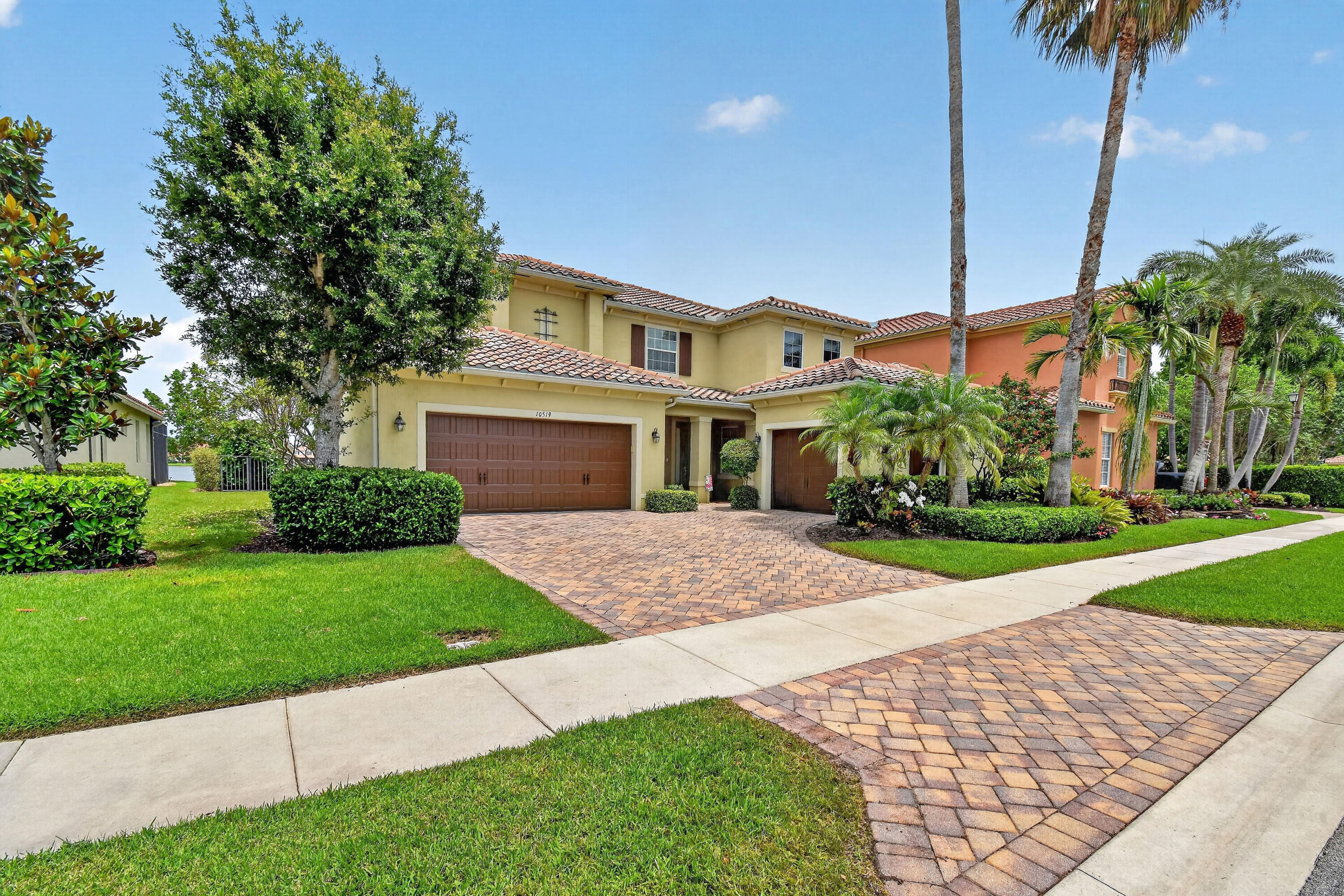 10519 Longleaf Lane