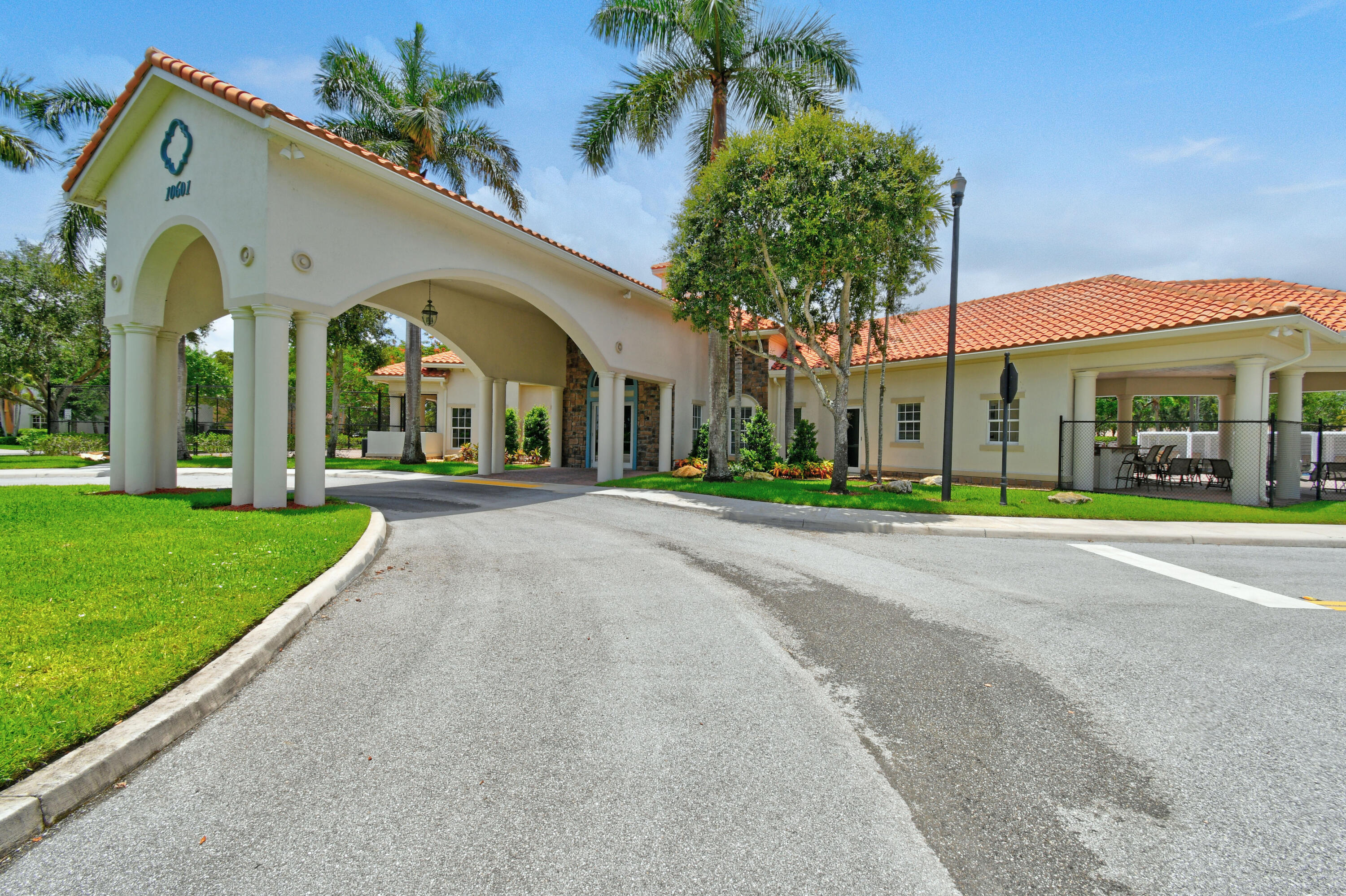 10519 Longleaf Lane