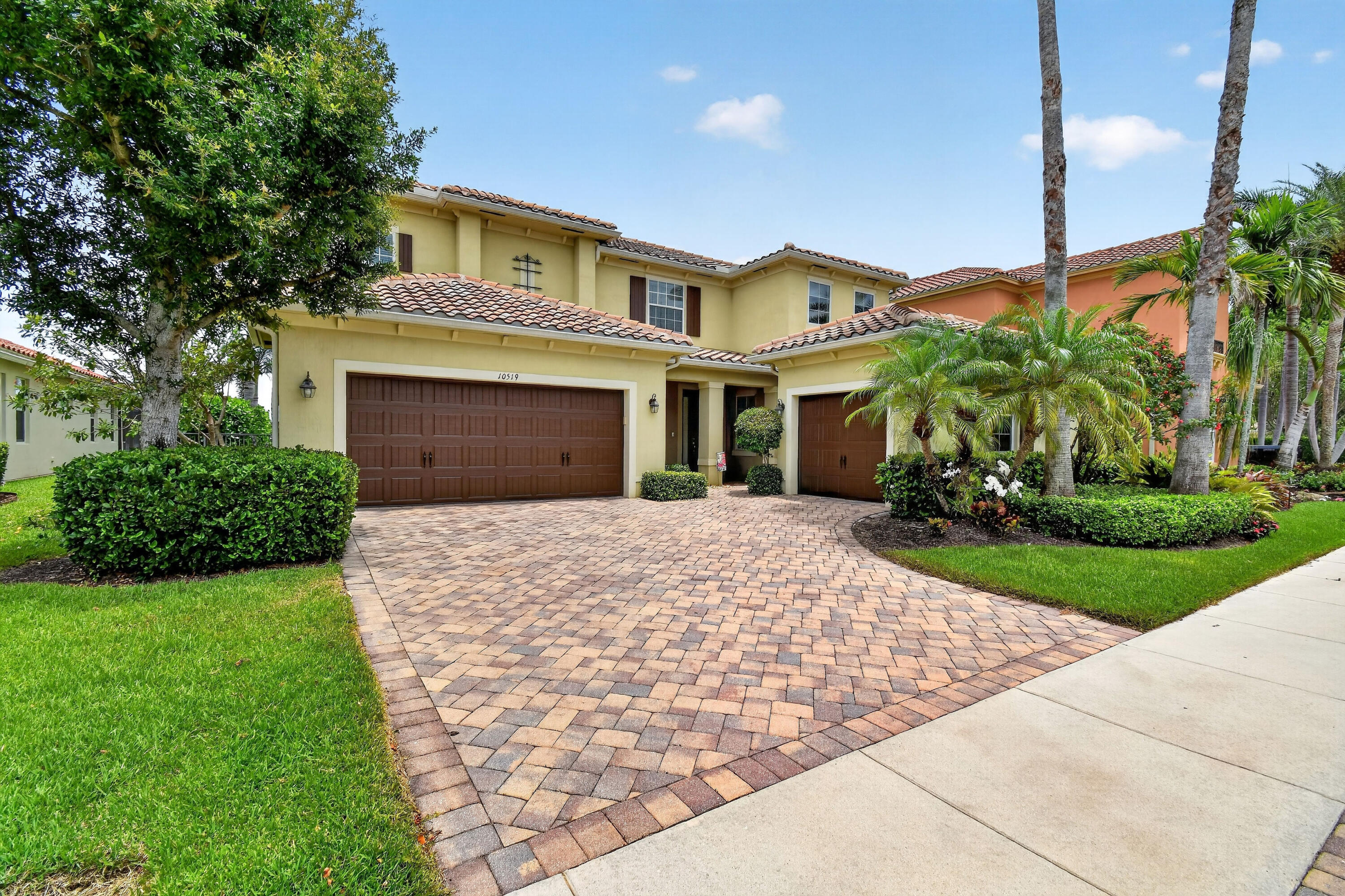 10519 Longleaf Lane