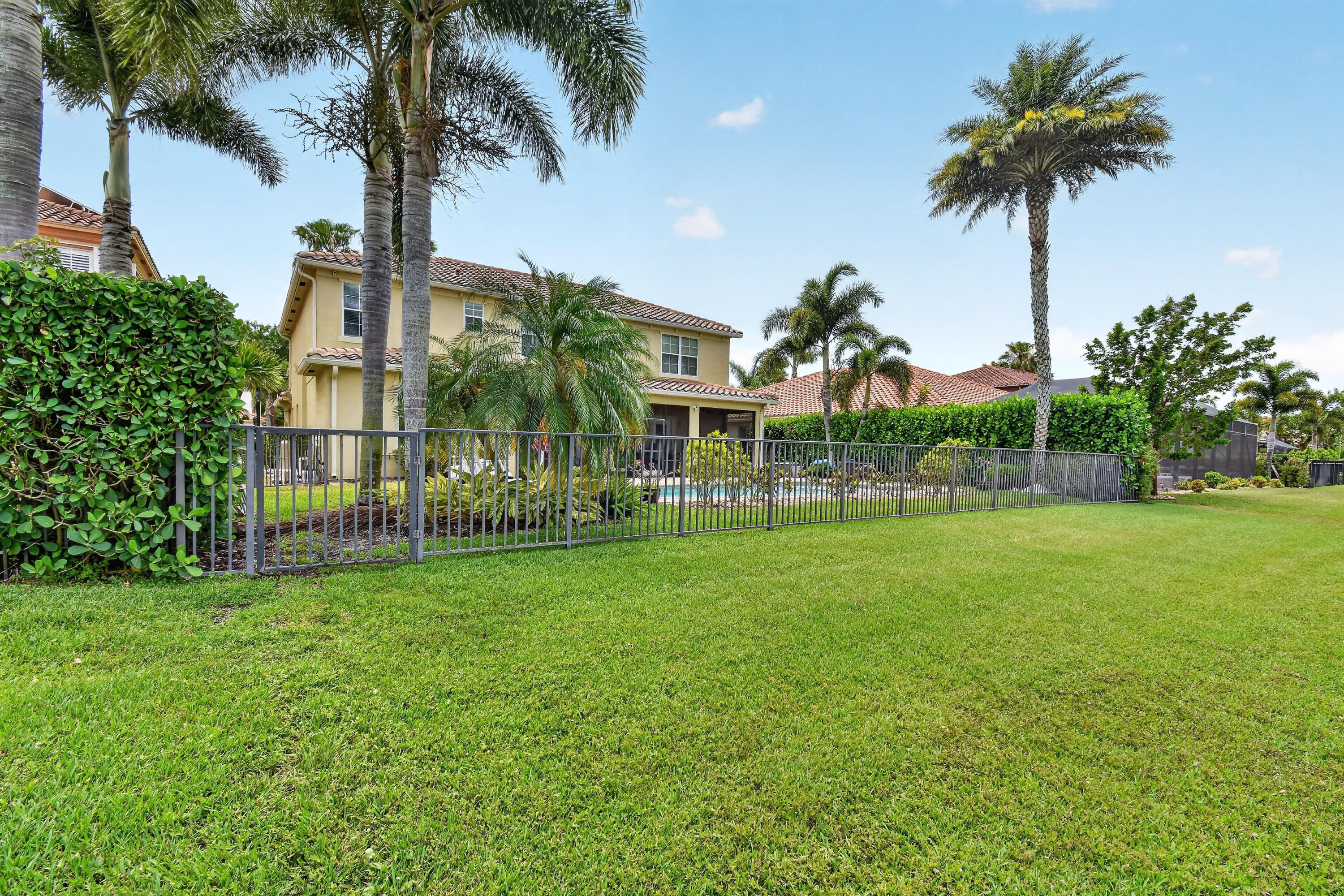 10519 Longleaf Lane