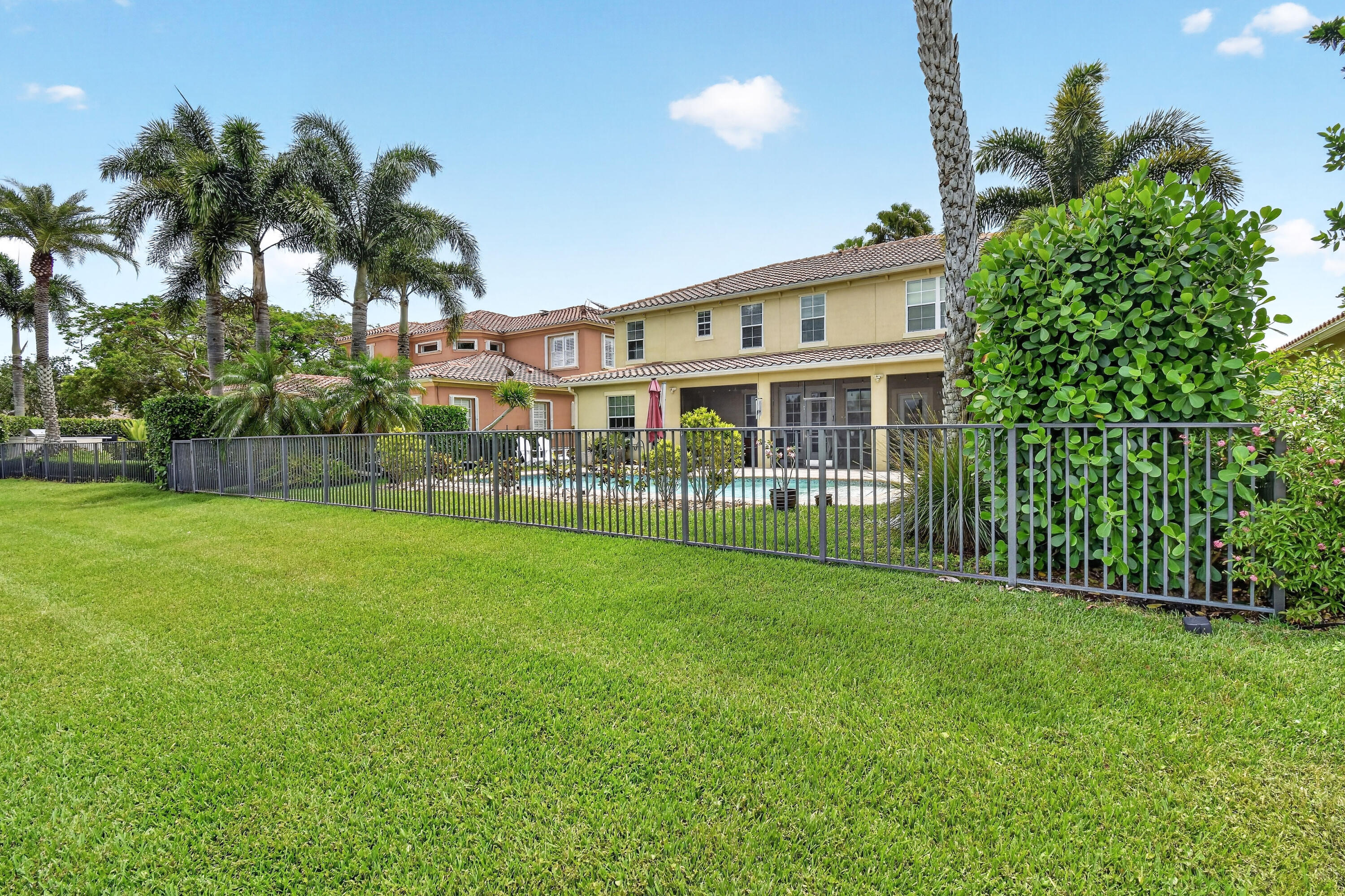 10519 Longleaf Lane