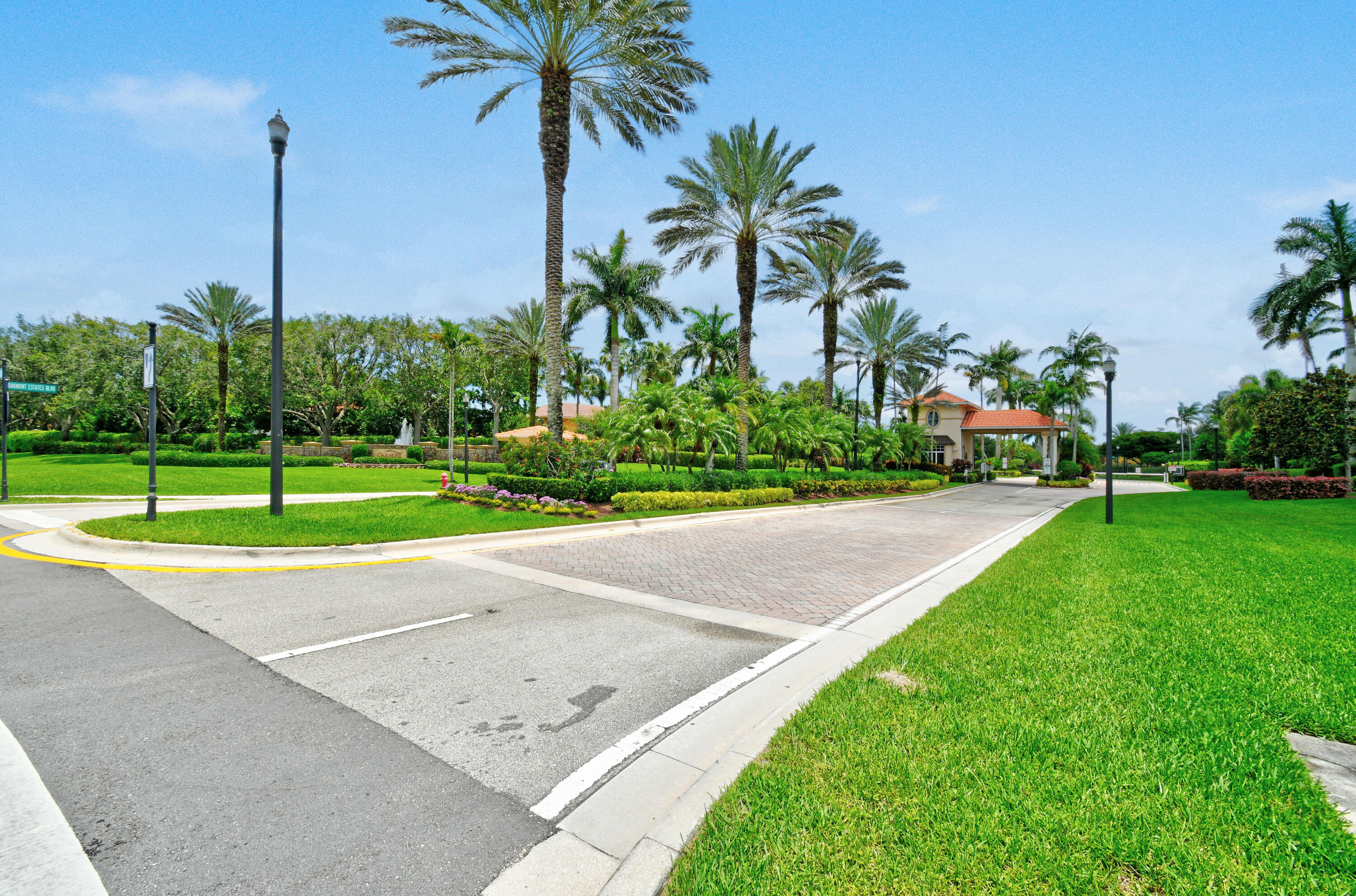 10519 Longleaf Lane