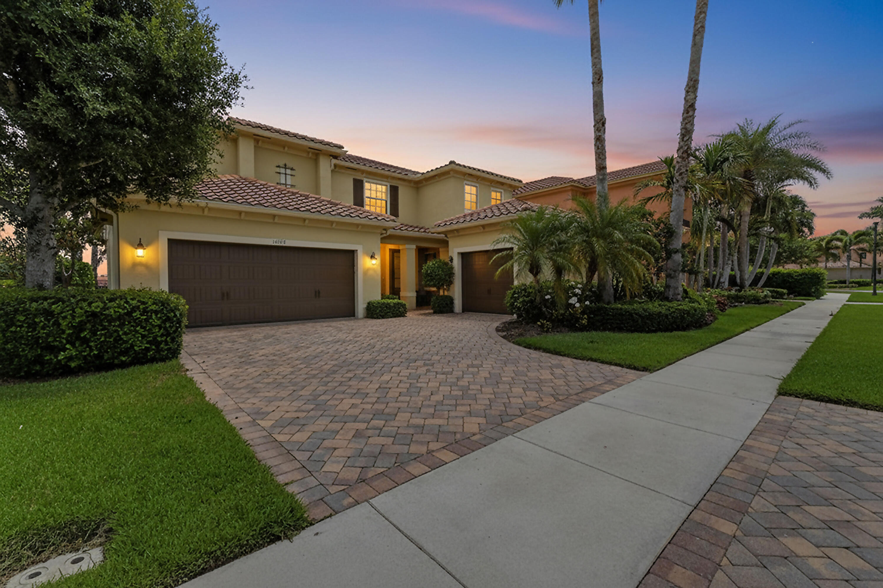 10519 Longleaf Lane